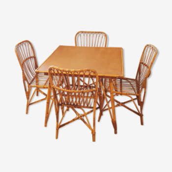 Vintage rattan chairs and table