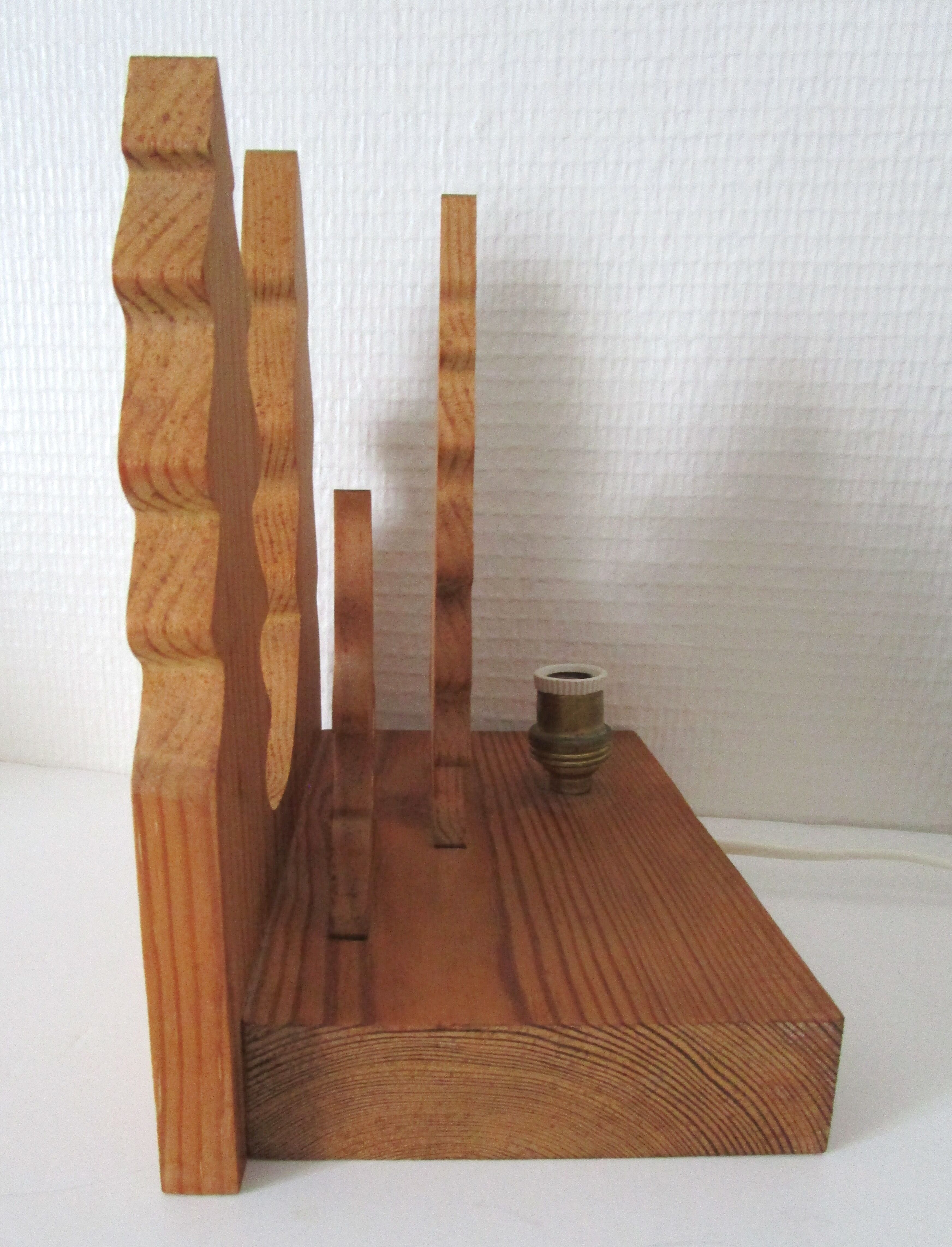 Lampe en sapin massif scandinave vintage