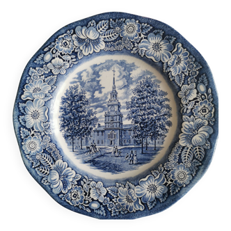 Assiette ancienne plate Staffordshire Ironstone. Modèle "Liberty Blue". Fabrication anglaise