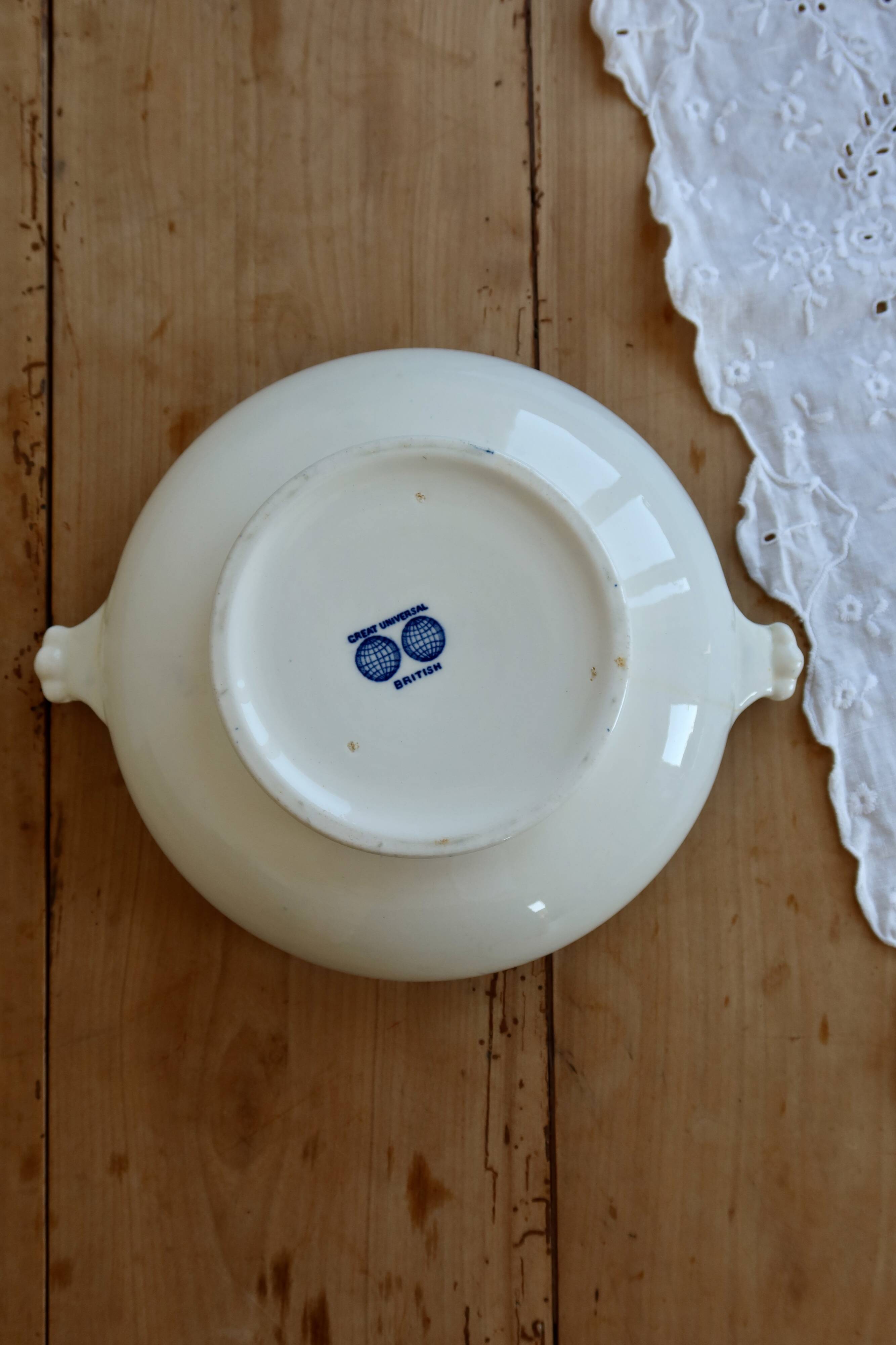 Vintage soup tureen body, Great Universal British ironstone.