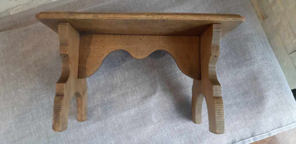 Wooden bench rests feet