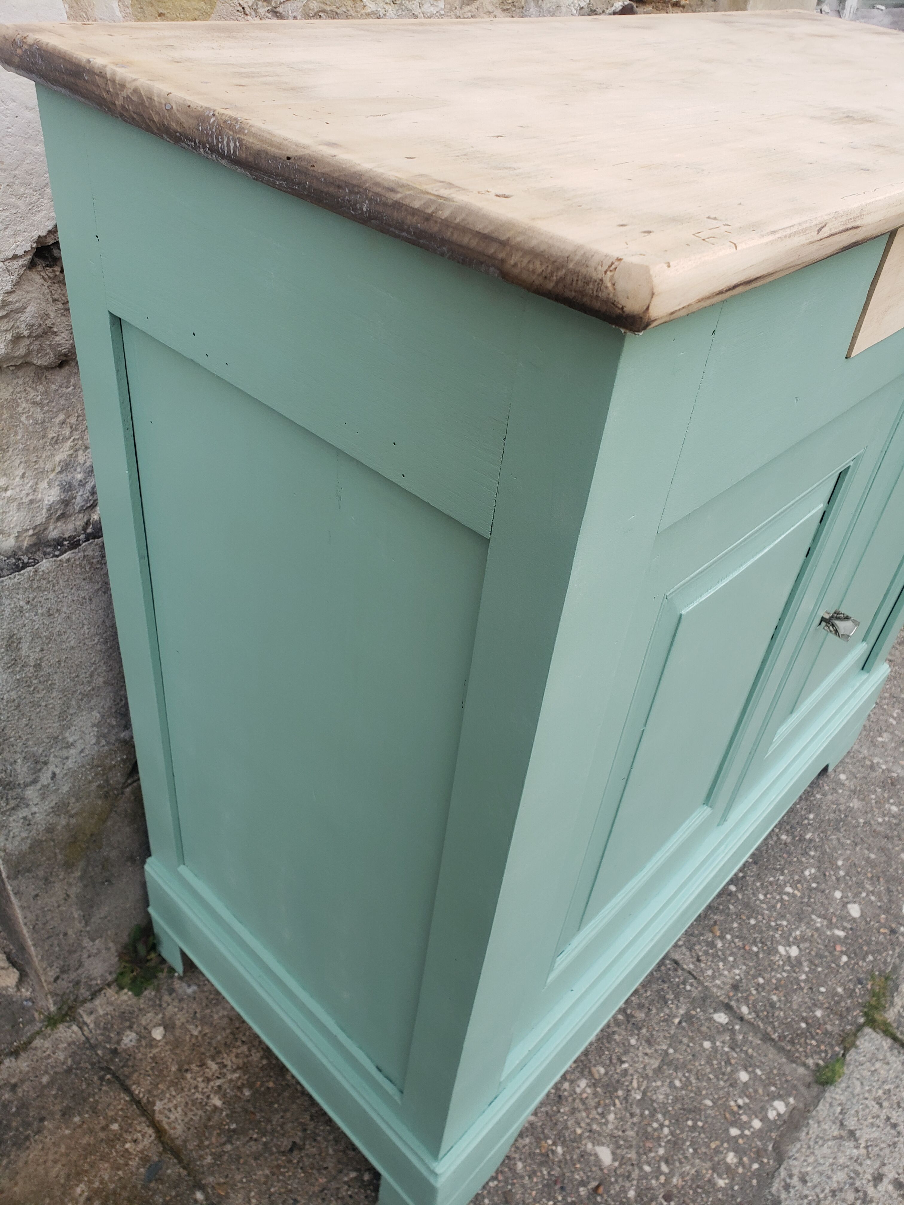 Parisian buffet green mint countryside