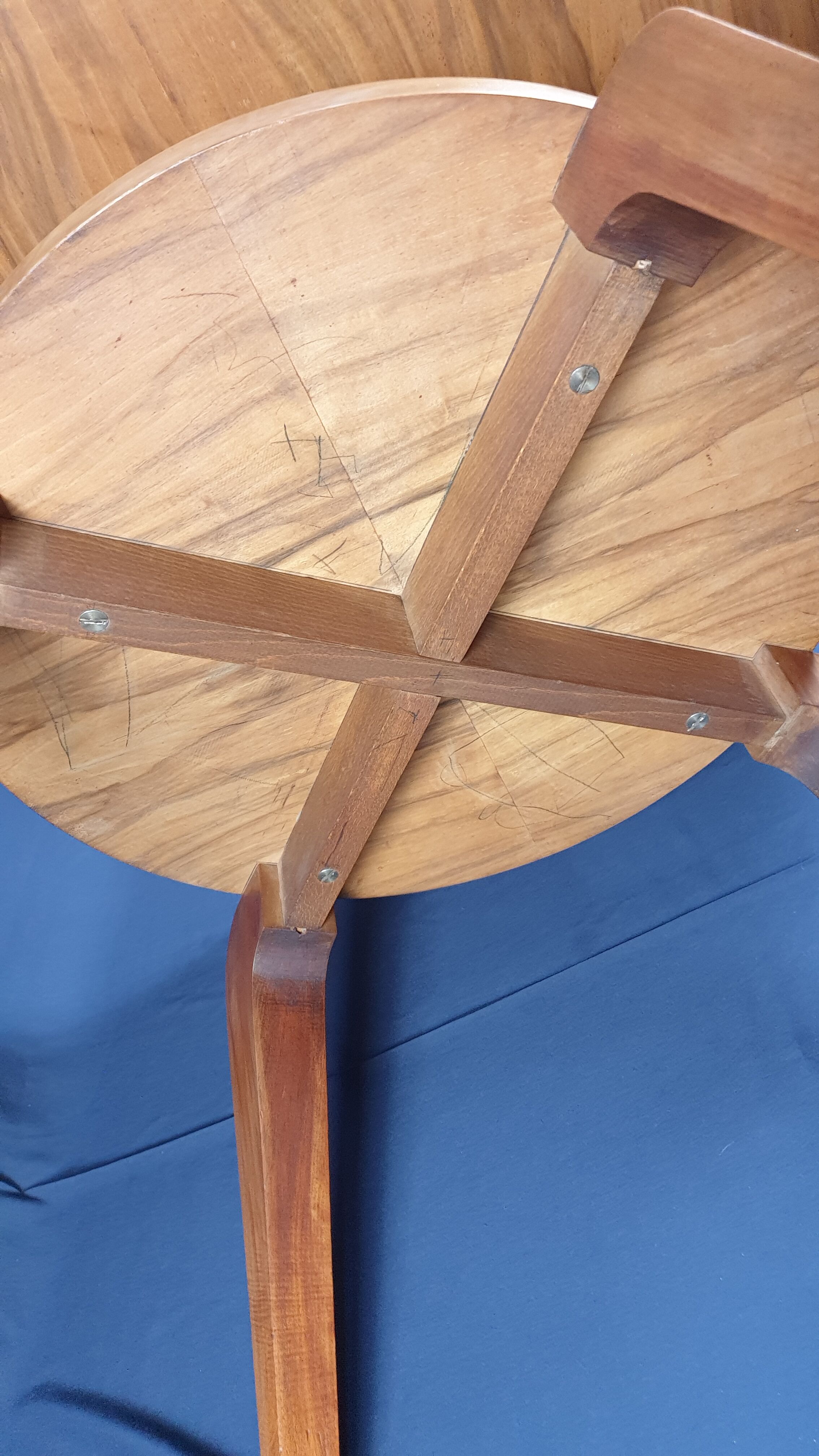 Pedestal table in Scandinavian taste around 1960