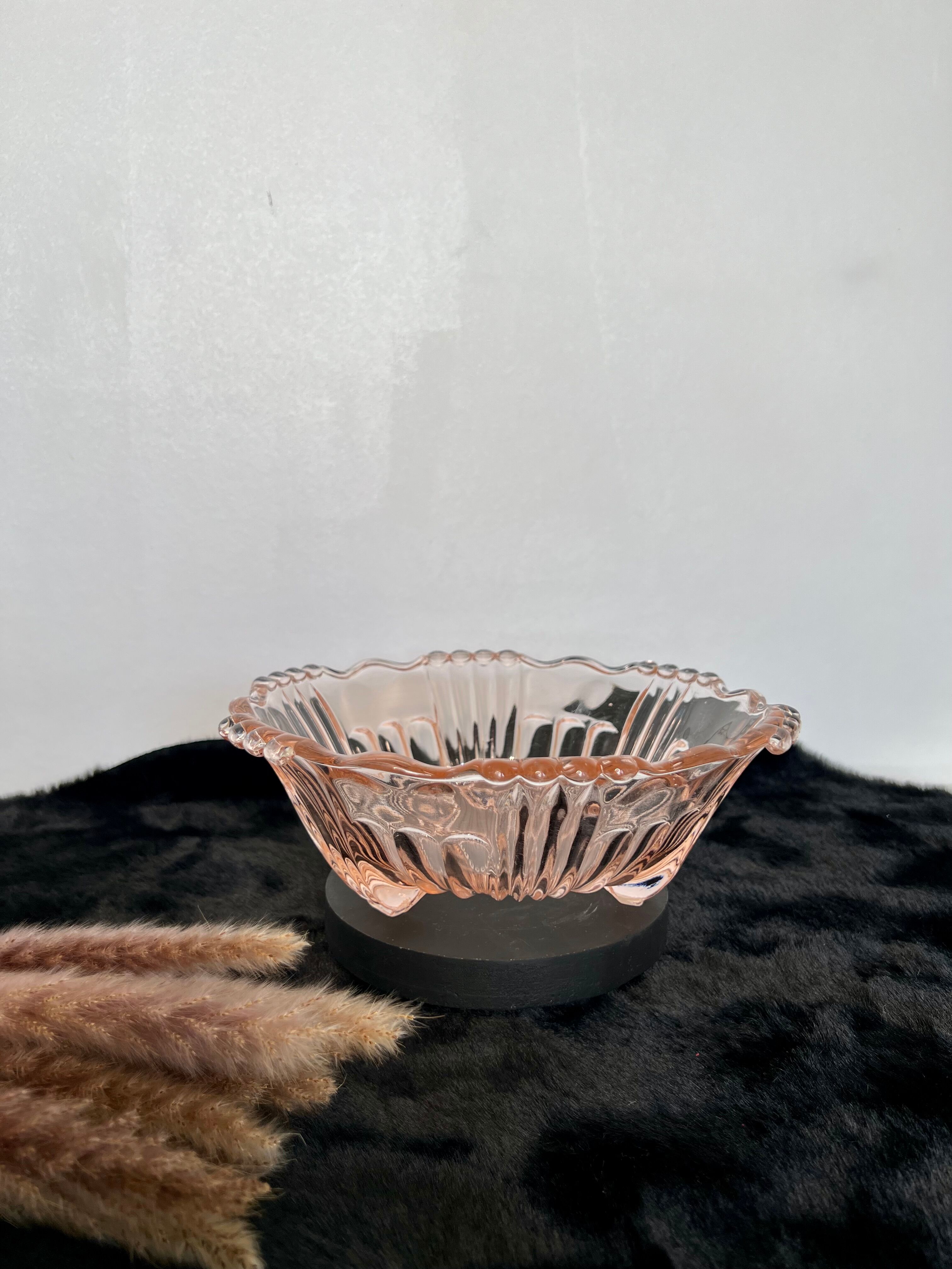 Glass rosaline flat cut on feet art deco