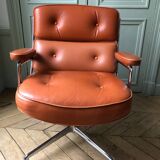 Lobby leather chair from international organization