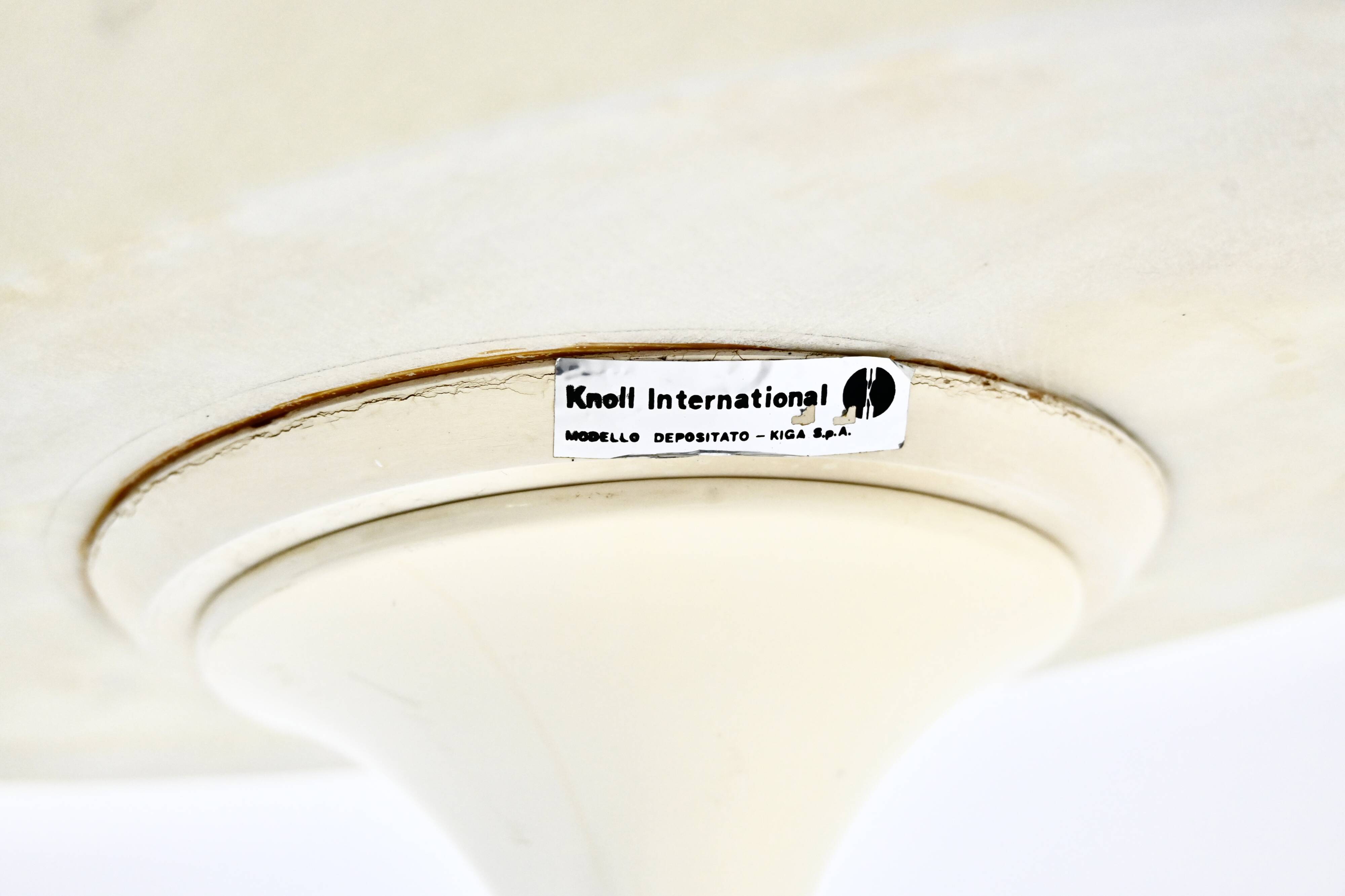 Oval side table by Eero Saarinen for Knoll International, 1960s