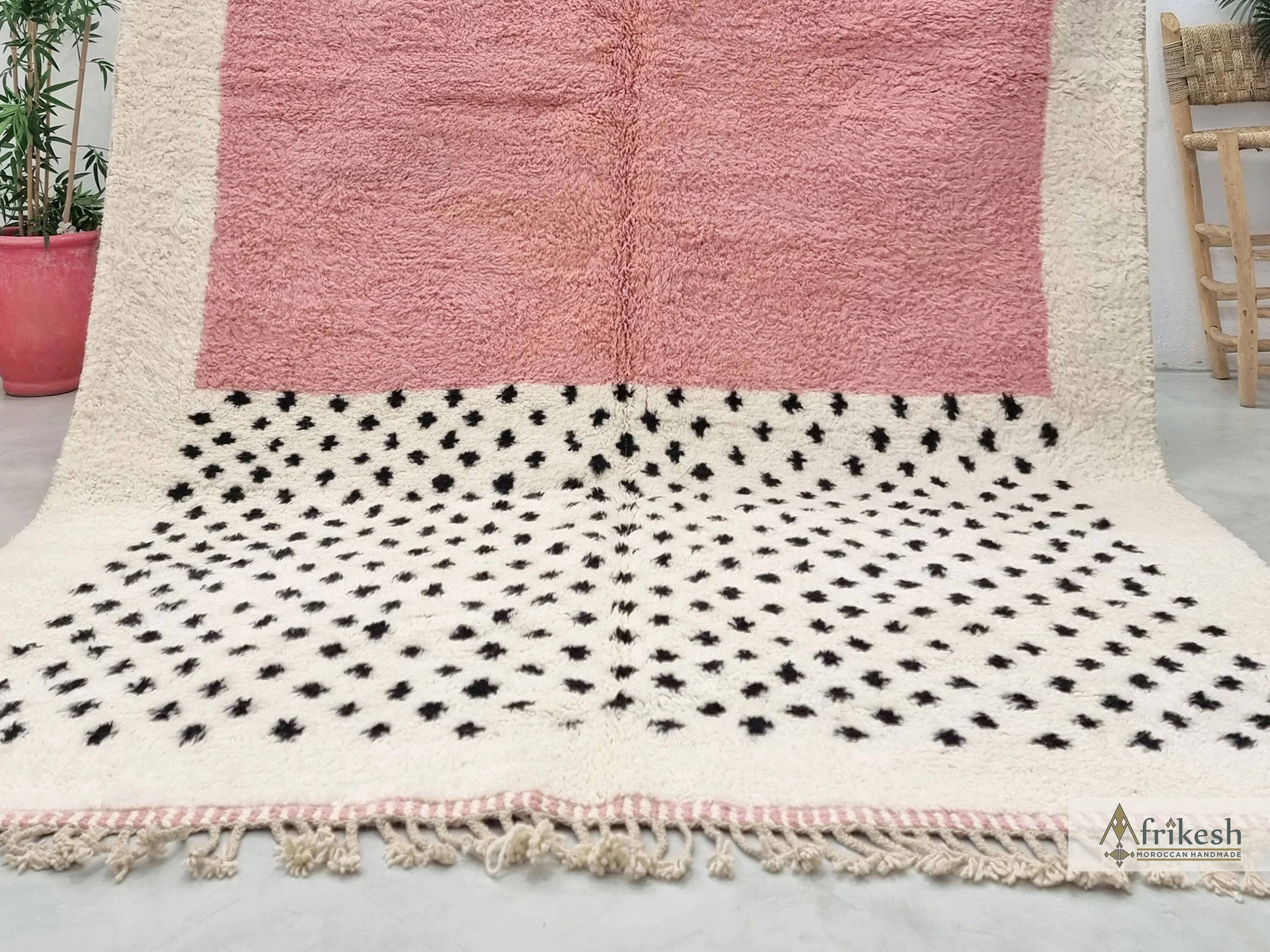 Moroccan rug in natural wool 3 x 2 m