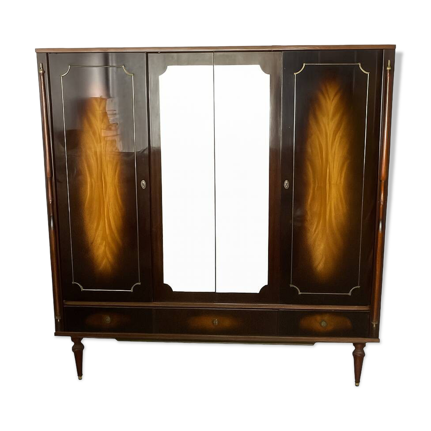 Armoire en bois avec miroir — style mid-century