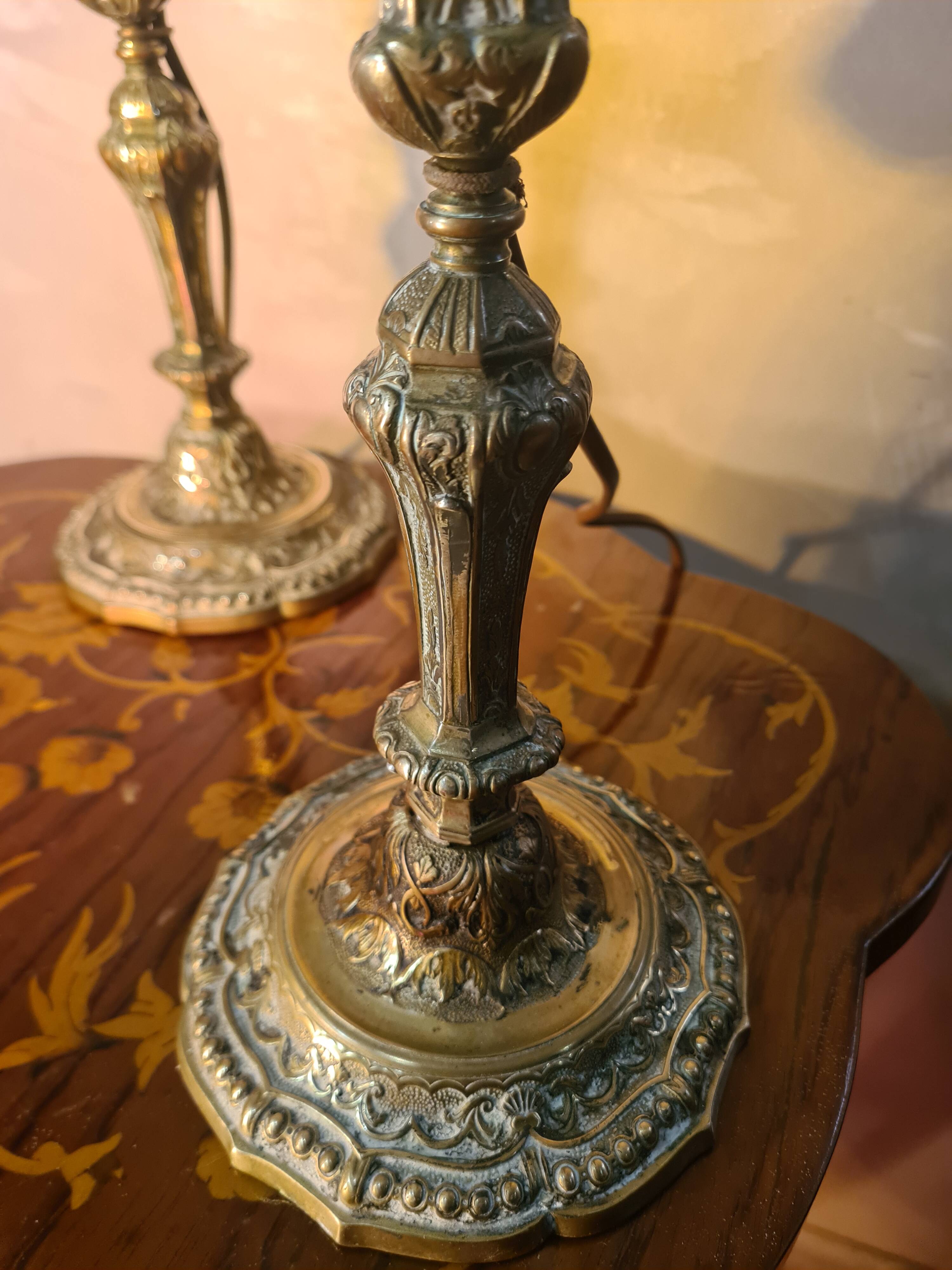 pair of chiselled bronze bedside lamps from 1900, silk shade and trim style