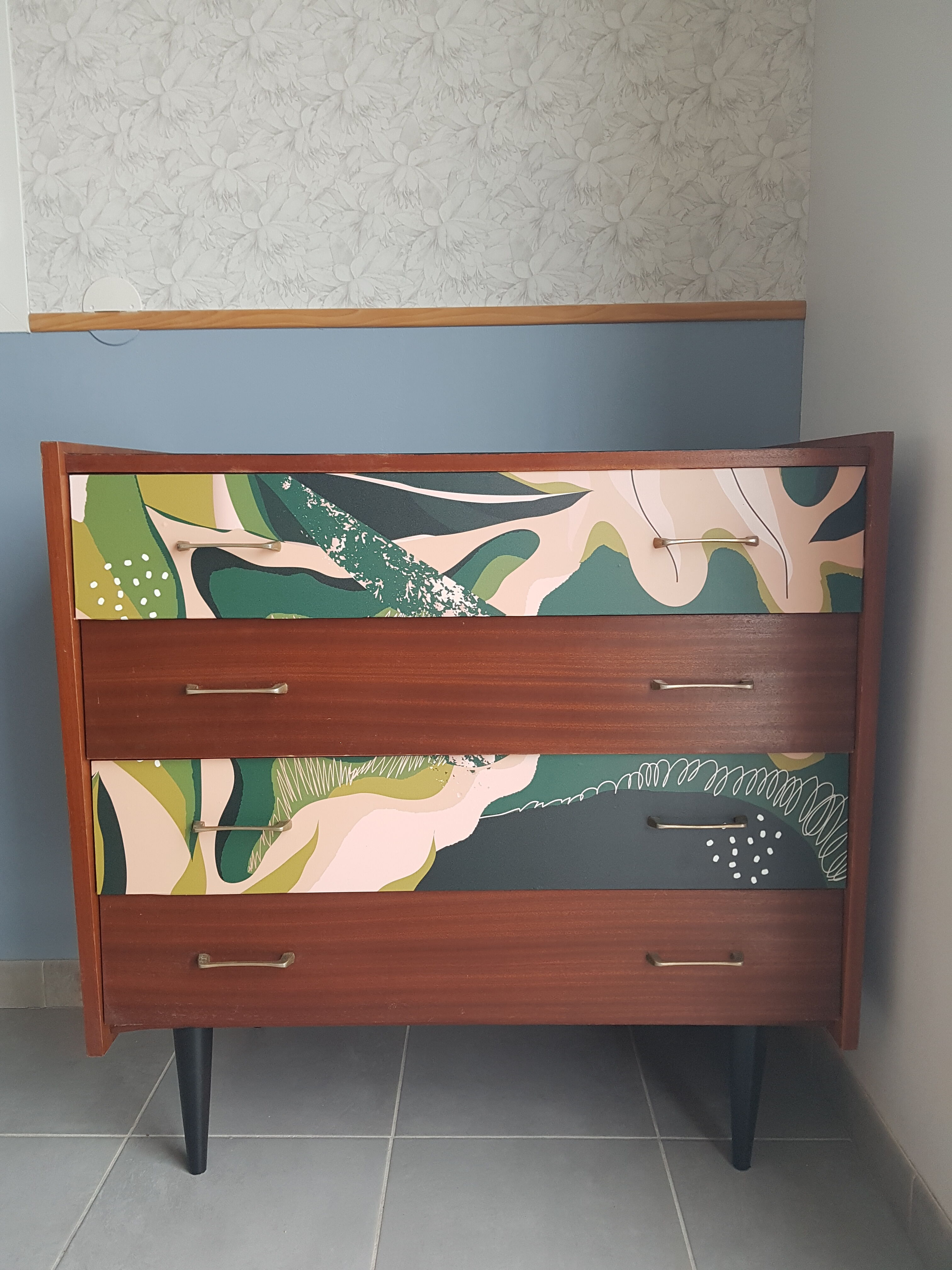 Vintage chest of drawers