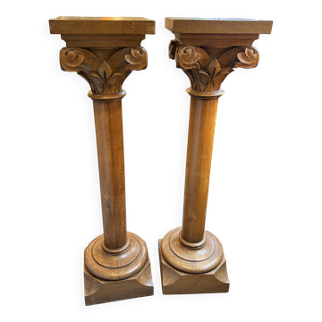 Paire de colonnes en chêne clair sculpté fin XIXe, belle qualité, chapiteau