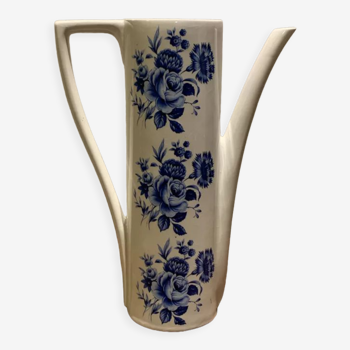 Ceramic ewer