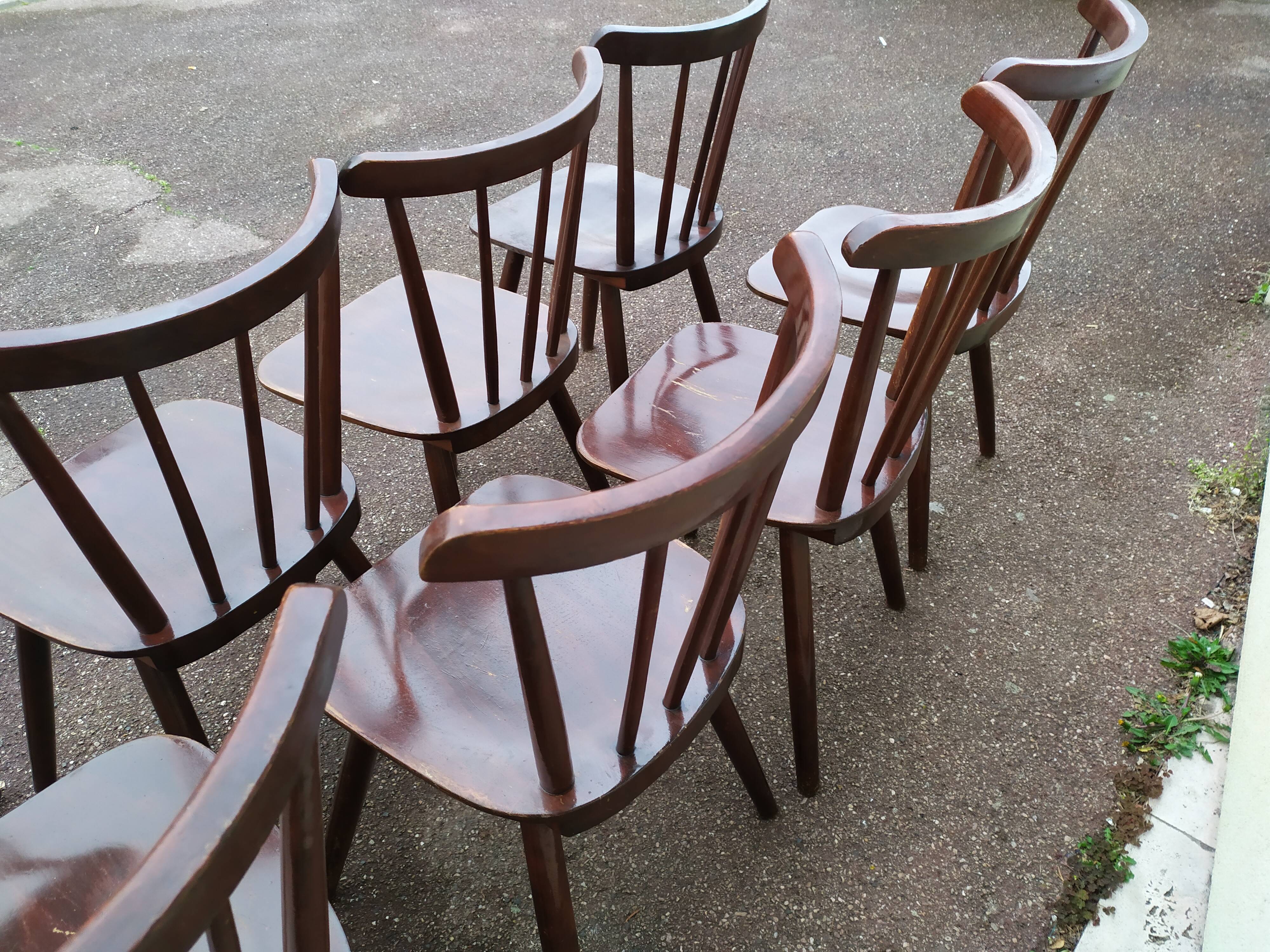 Set of 10 wooden bistro chairs - vintage