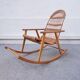 Rocking-chair en rotin