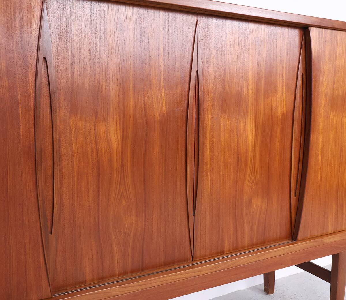 Enfilade vintage en teck avec 4 portes coulissantes, années 1960.