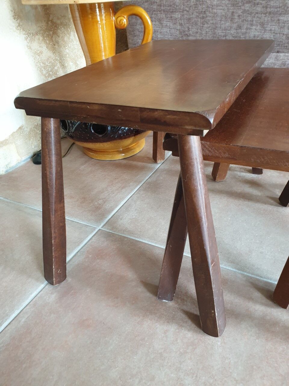 Brutalist trundle table