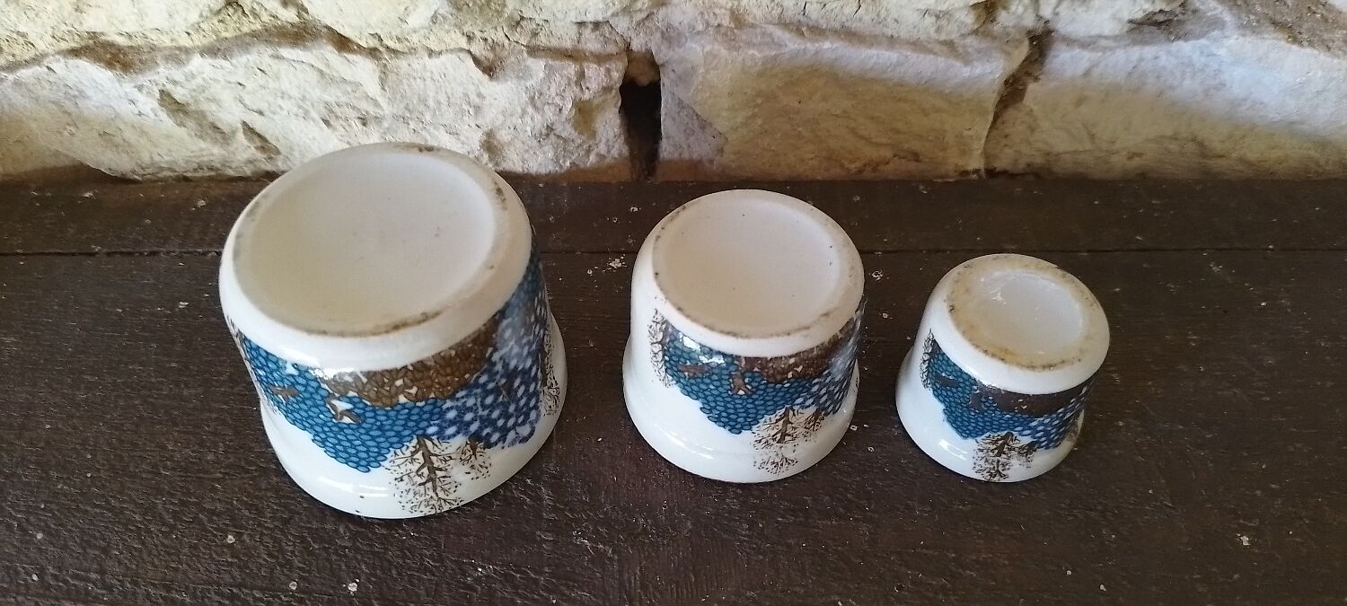 Small vintage ramekins