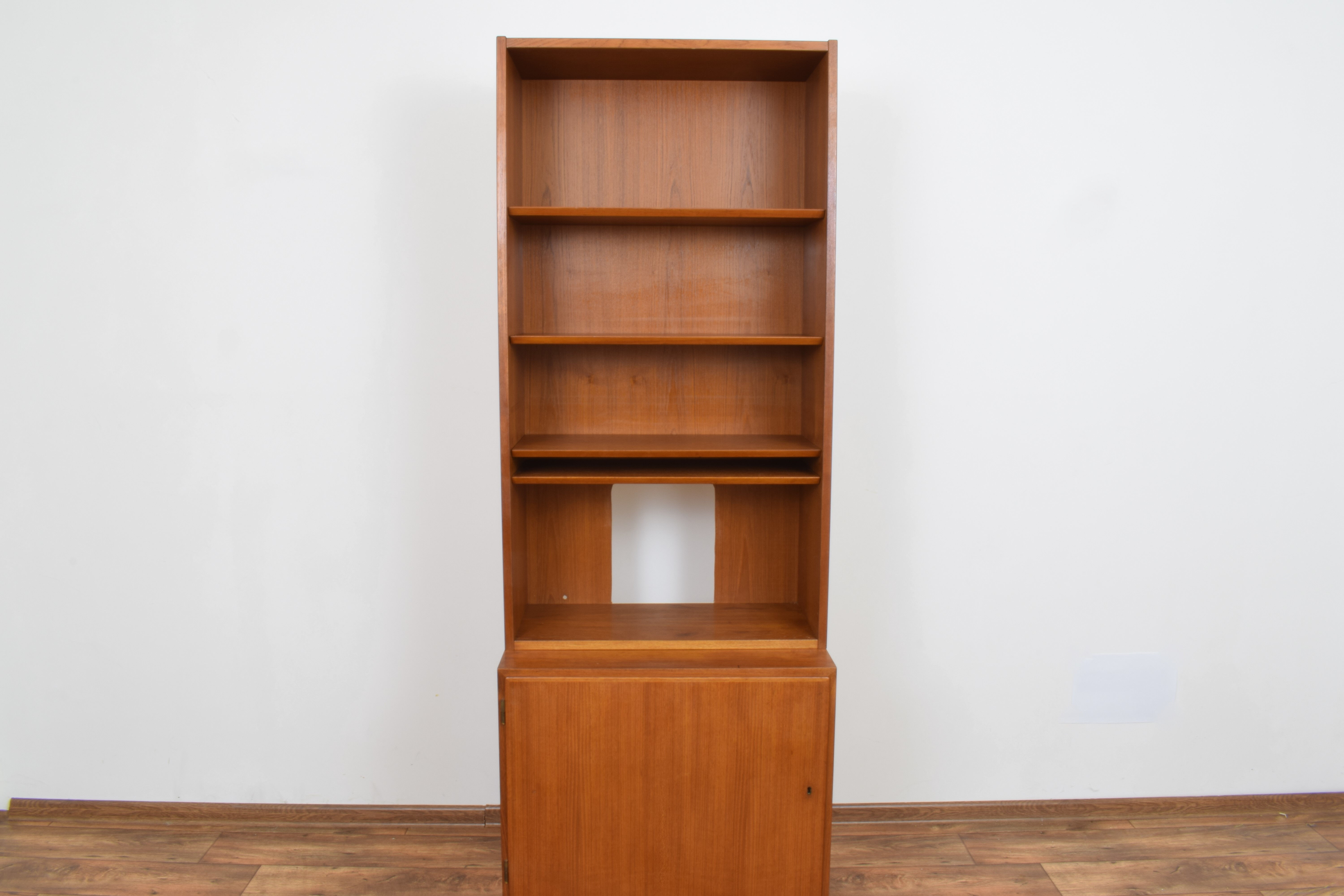 Set of 2 teak wood bookcases by Hundevad & Co
