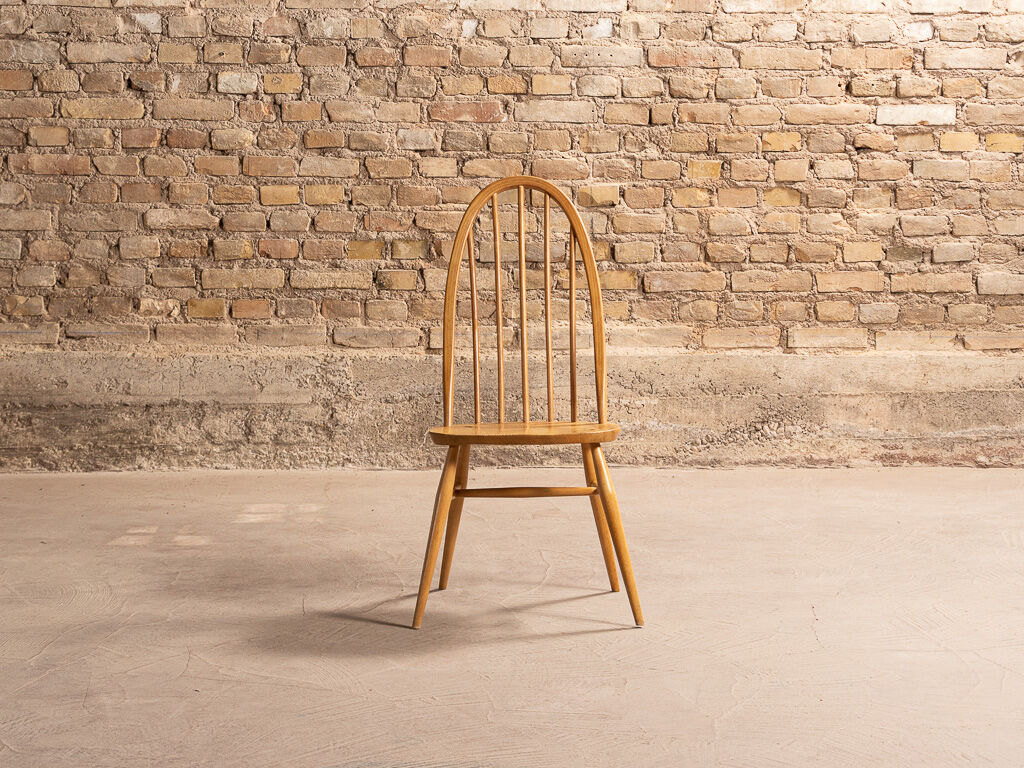 Set of 4 Windsor Quaker chairs by Lucian Ercolani for Ercol, United Kingdom, 1960s.