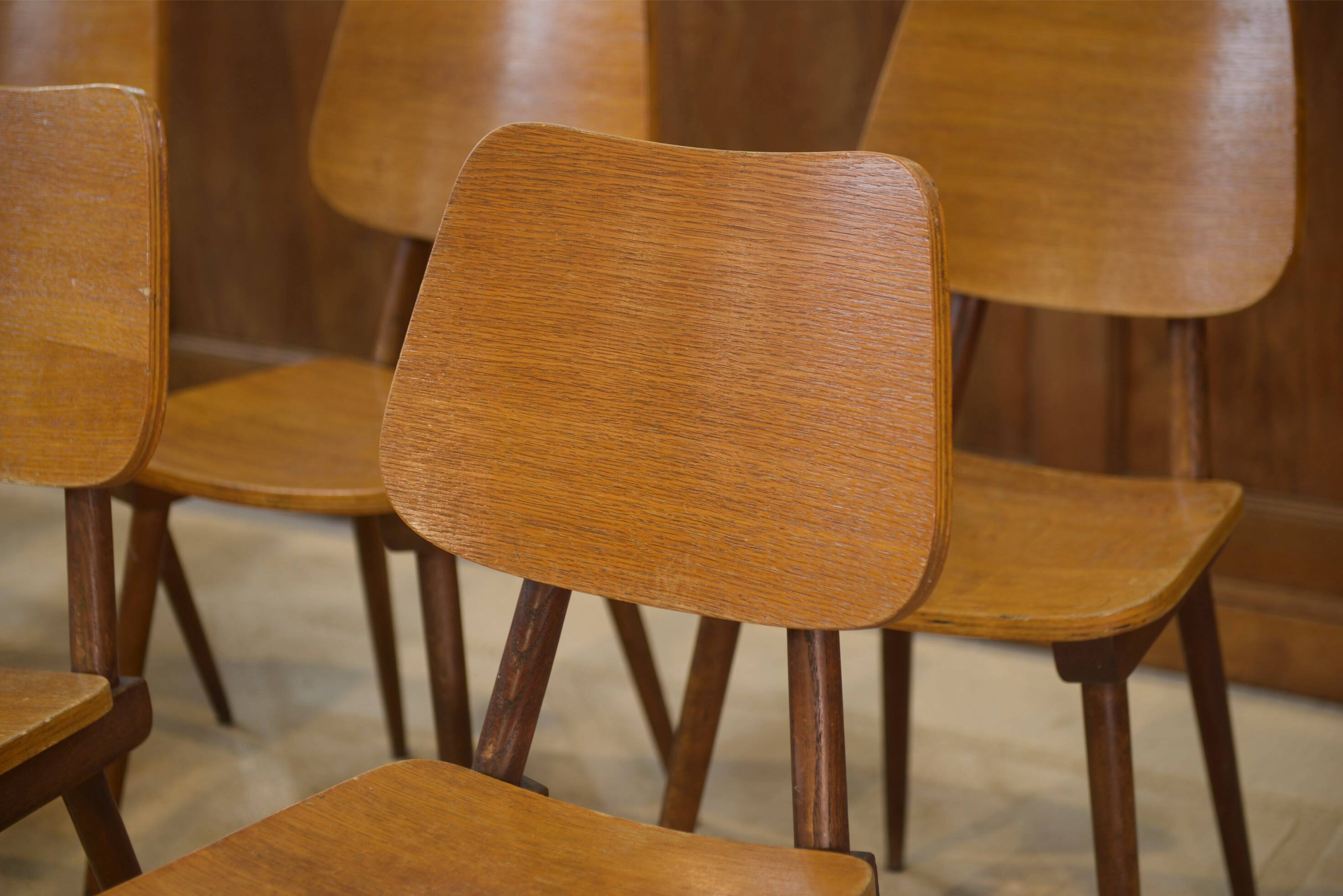 Set of 10 oak chairs from the 1960s.