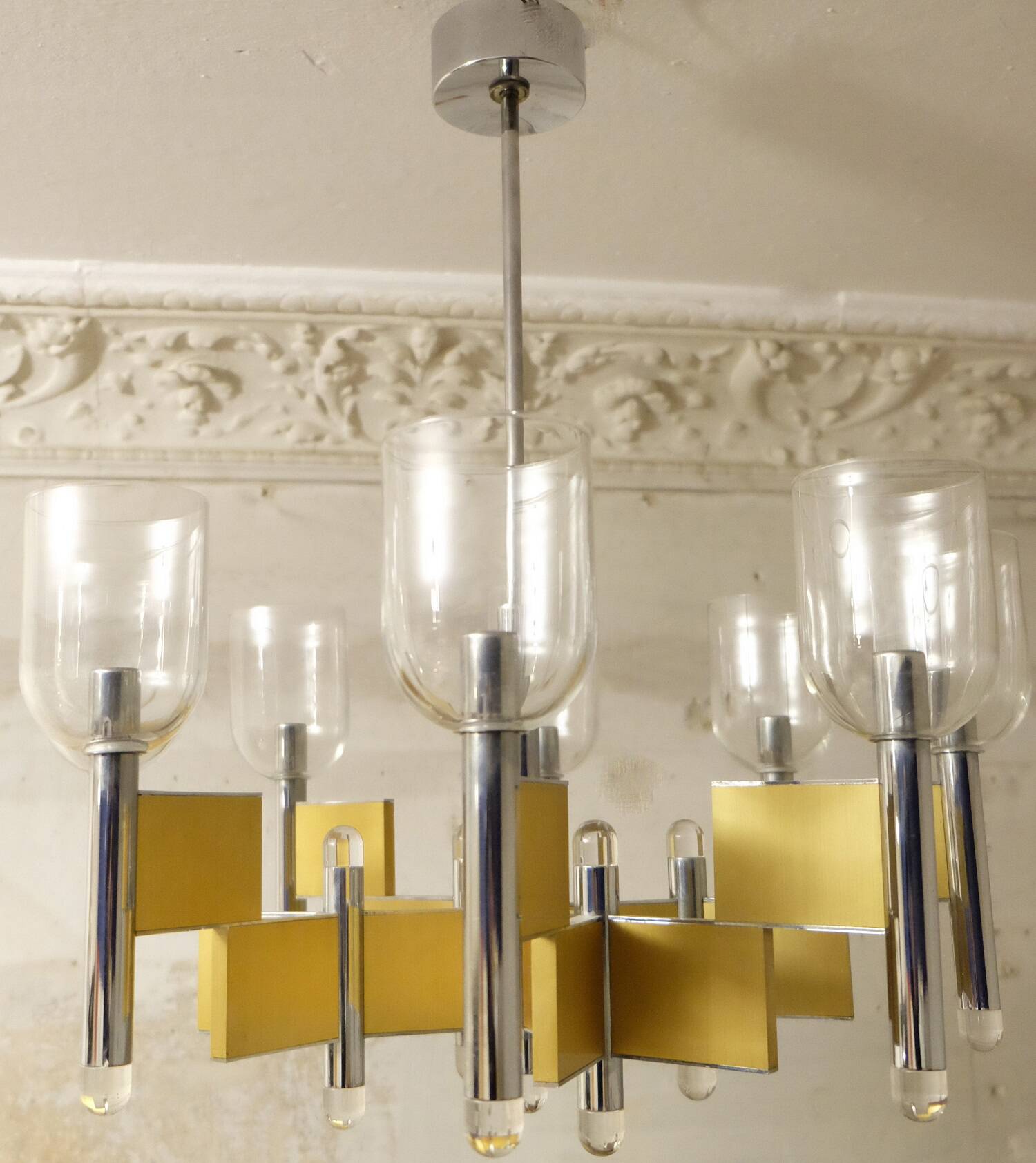 Italian 8-arm brass and glass chandelier by Sciolari, 1970s