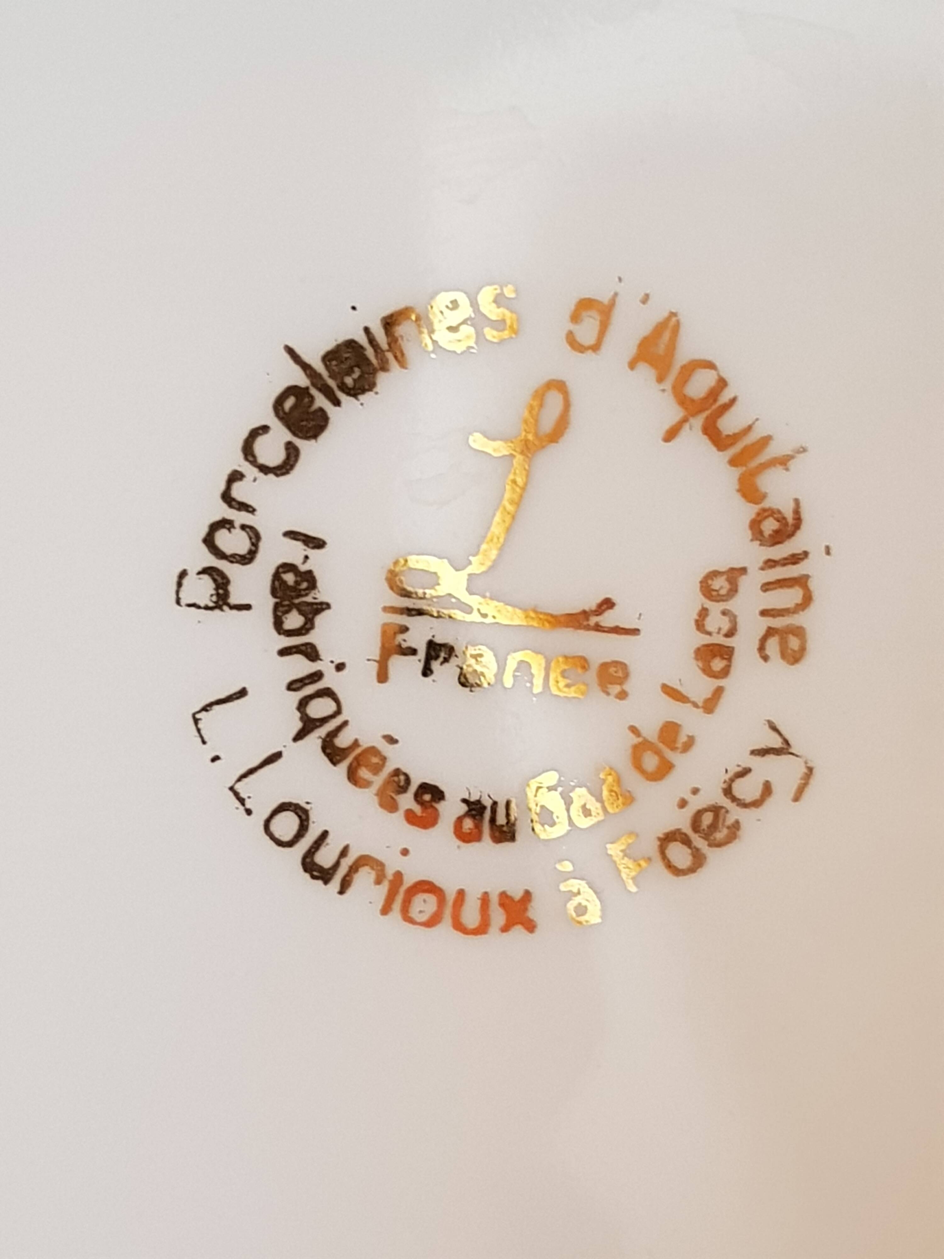 Mute servant, cake display, porcelain