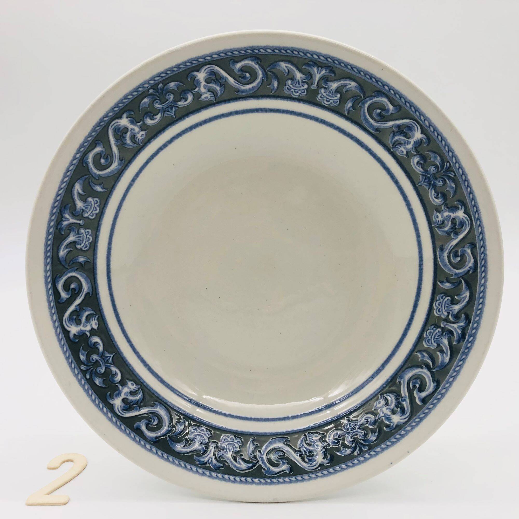 6 soup plates, “Churchill-England” bowl style