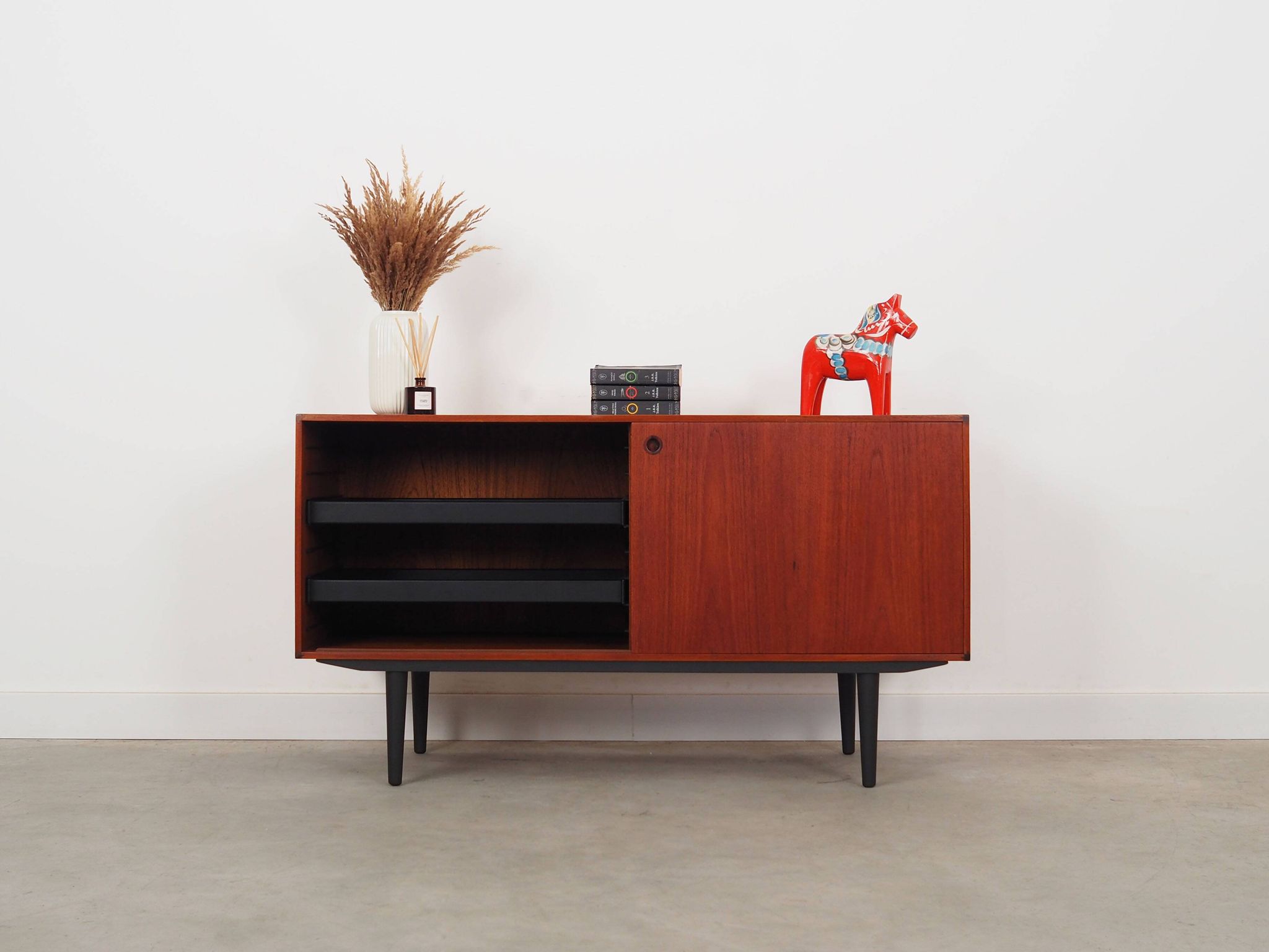Meuble en teck, design danois, années 1960, production : Danemark