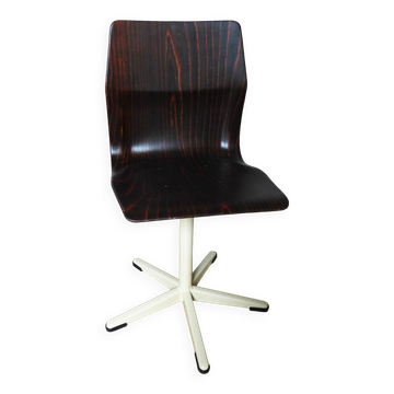 OBO central foot chair