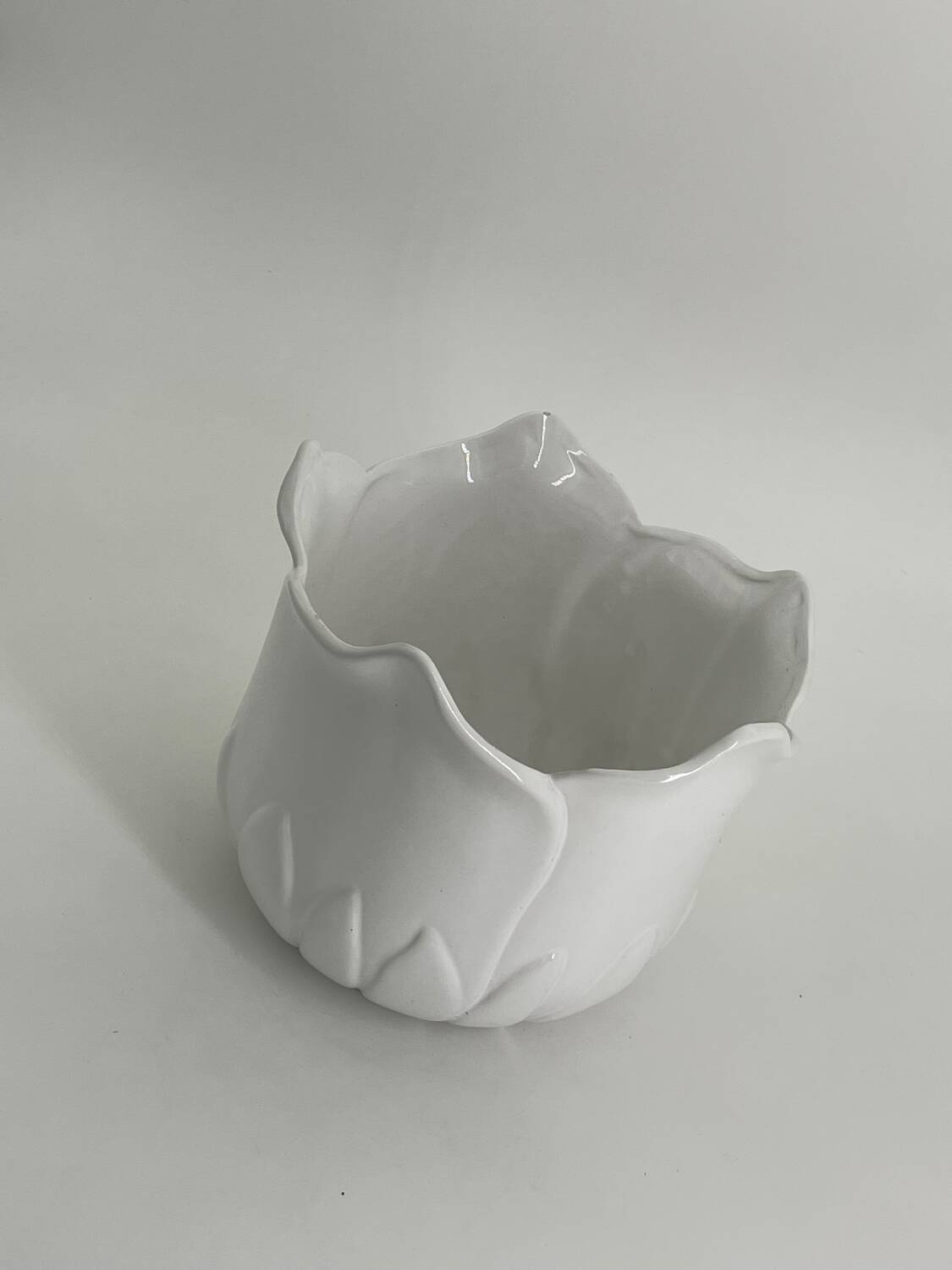 Vintage white porcelain tulip-shaped pot holder