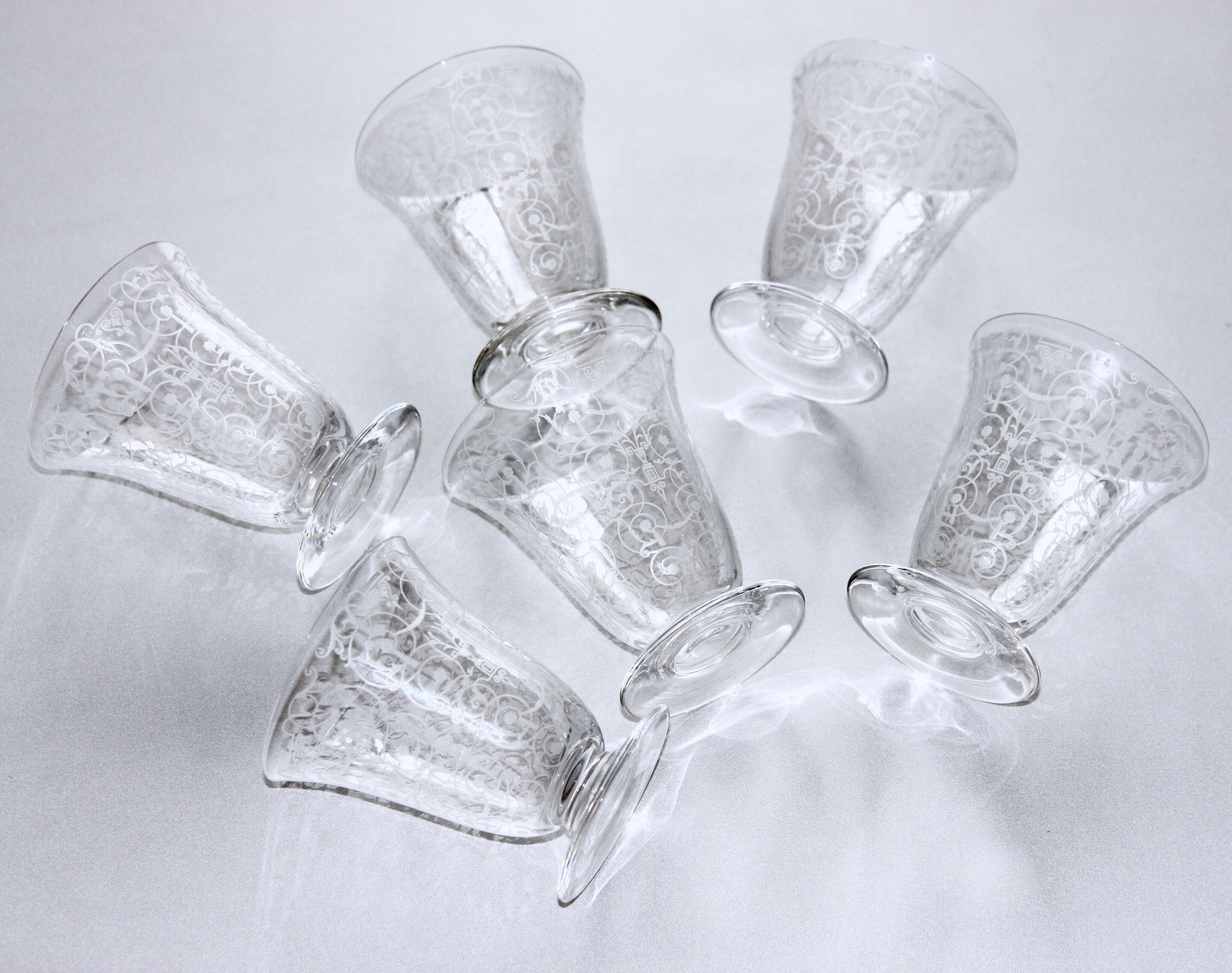 Six glasses of Baccarat wine in engraved crystal, model "Michelangelo"