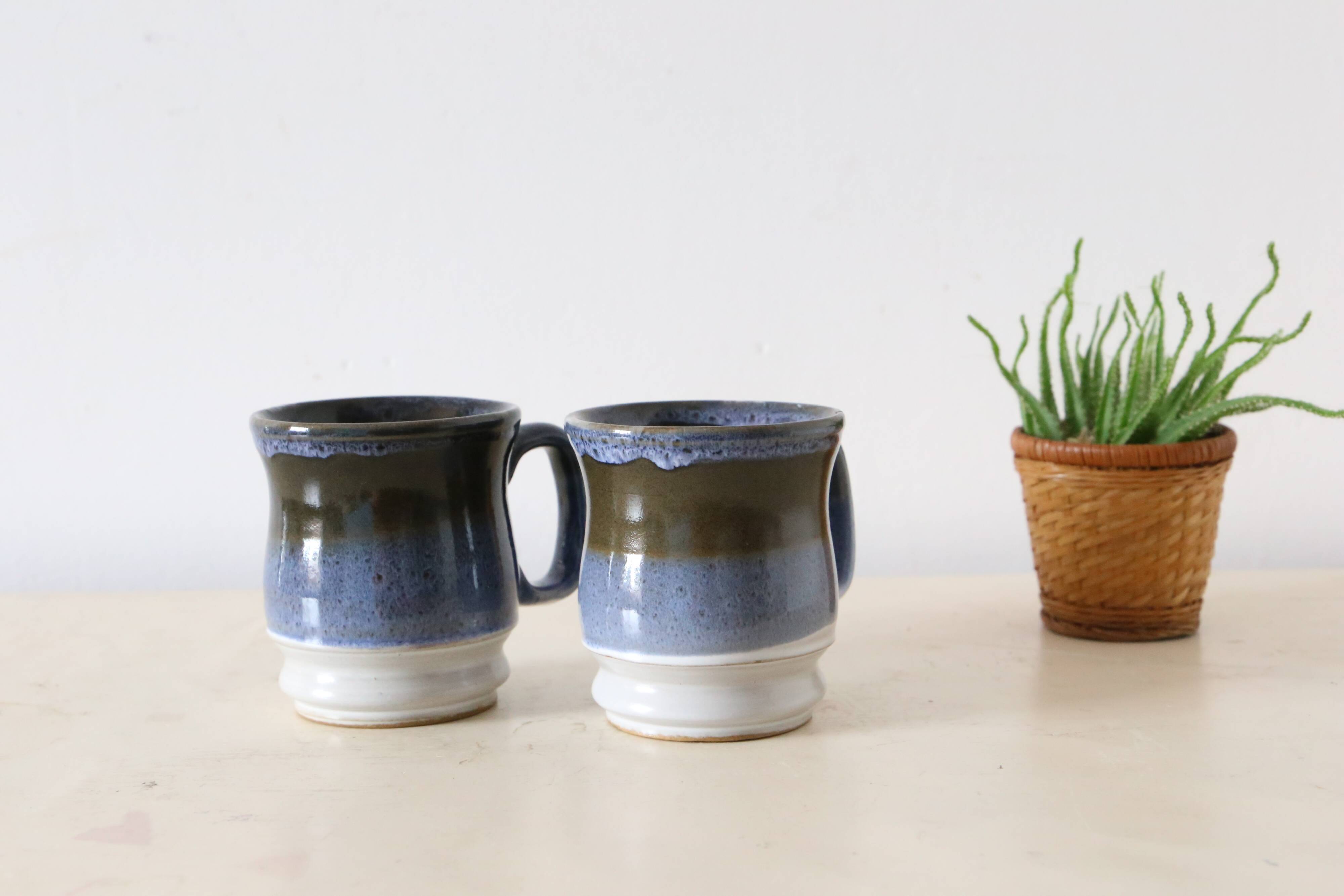 Set of 2 mugs in stoneware, artisanal pottery, made in England, vintage, 1980