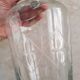 Carafe début XXème siècle ciselé et gravé, bouchon facetté