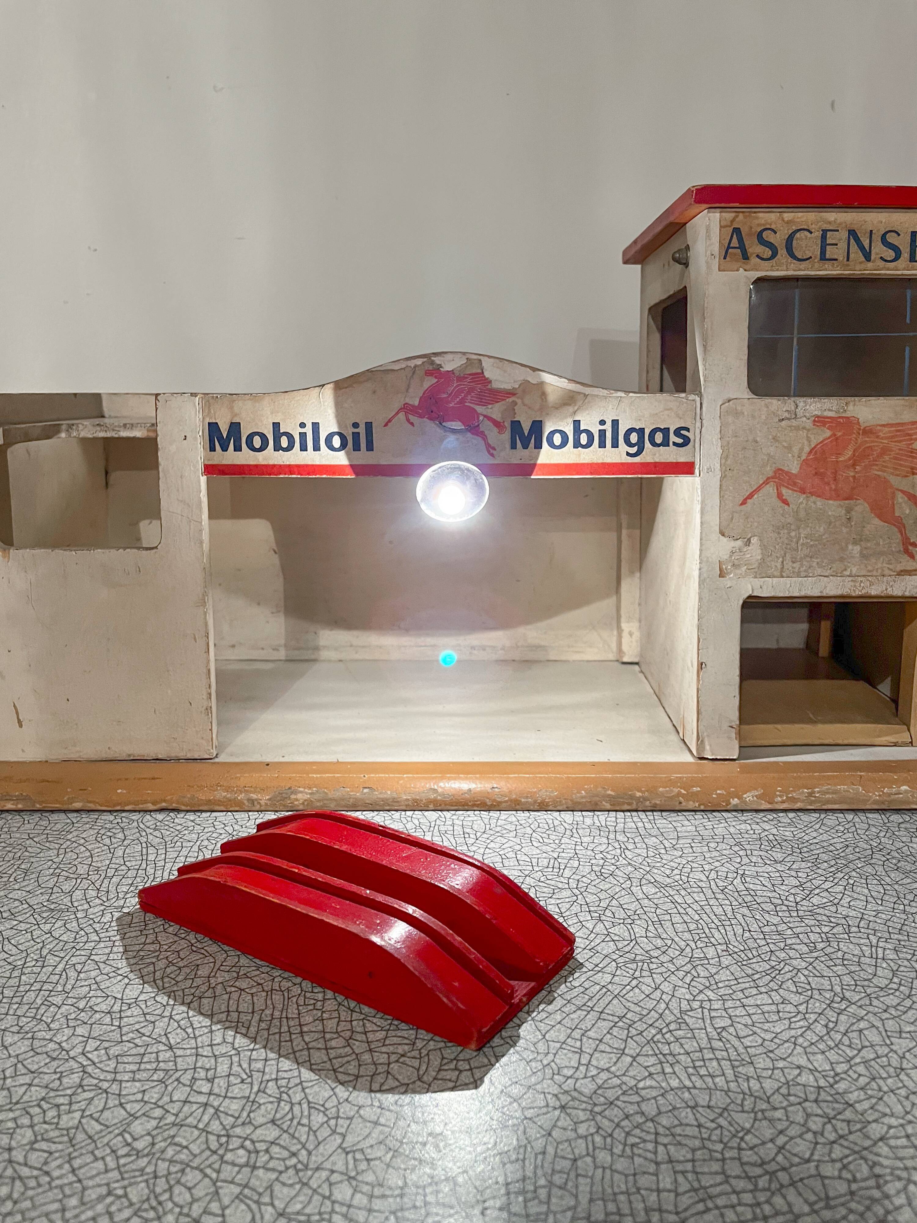 Majolu mobiloil wooden garage with elevator and lighting