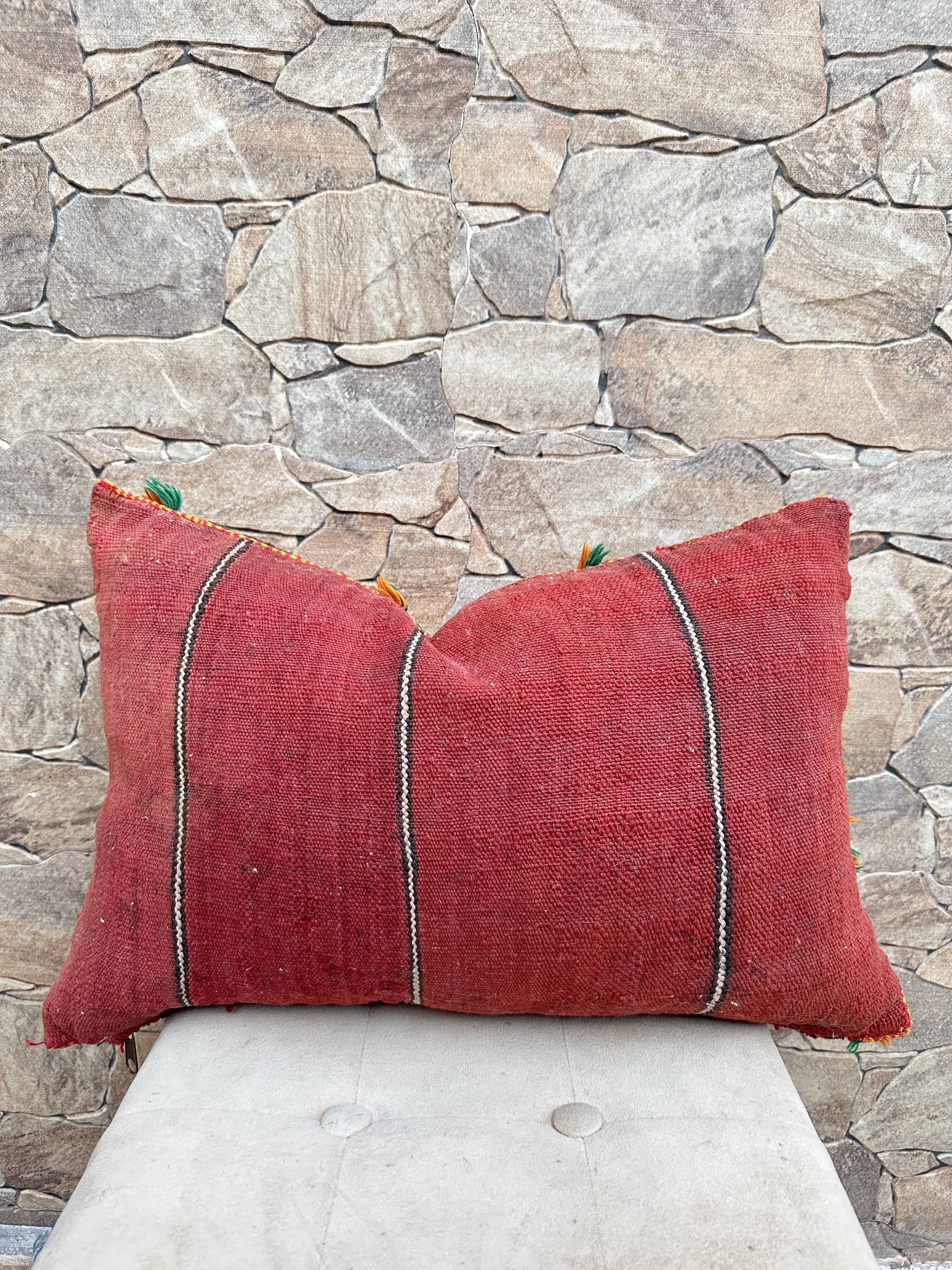 Vintage Berber wool cushion cover: Moroccan cushion, Boujad pattern