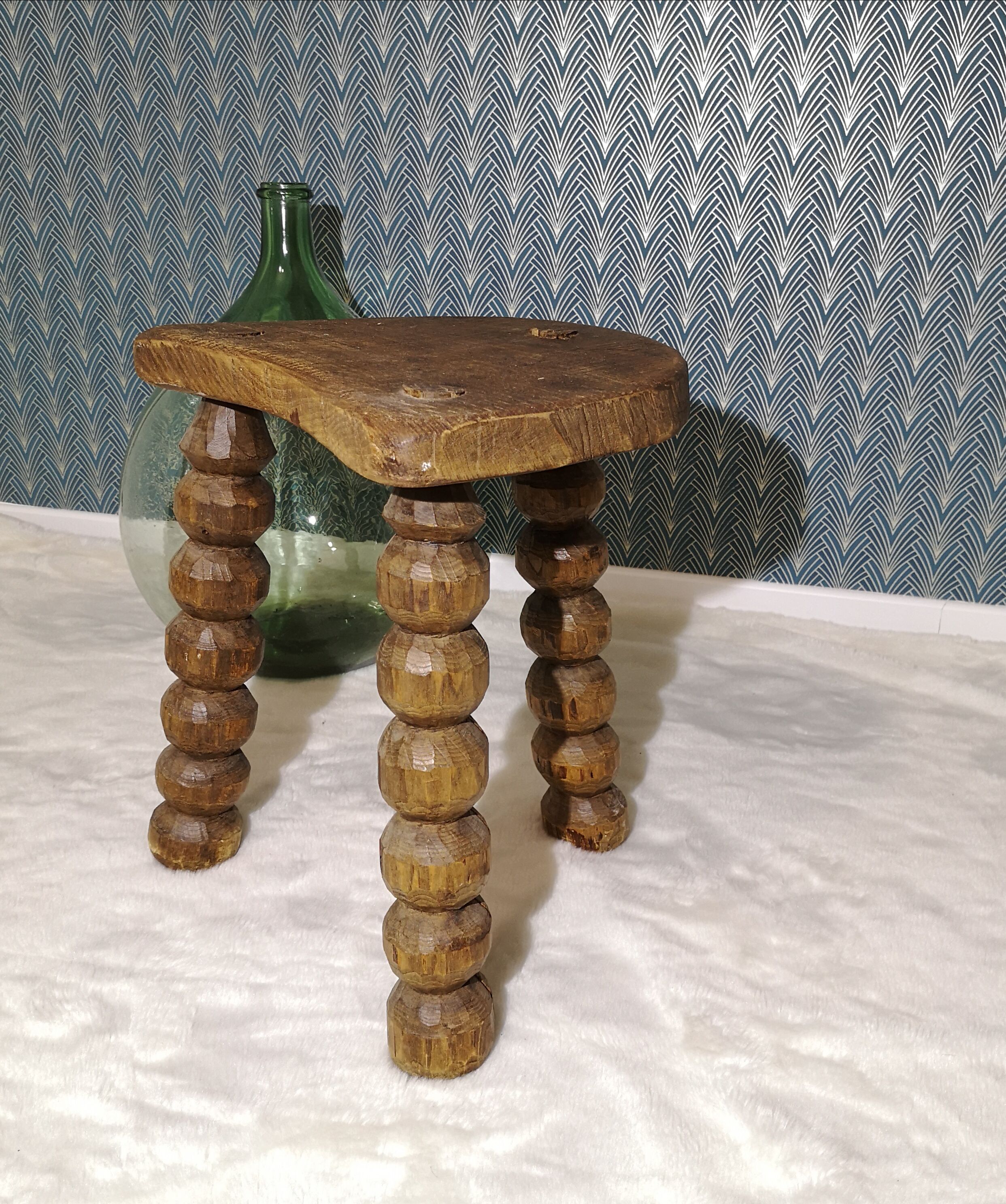 Tripod stool
