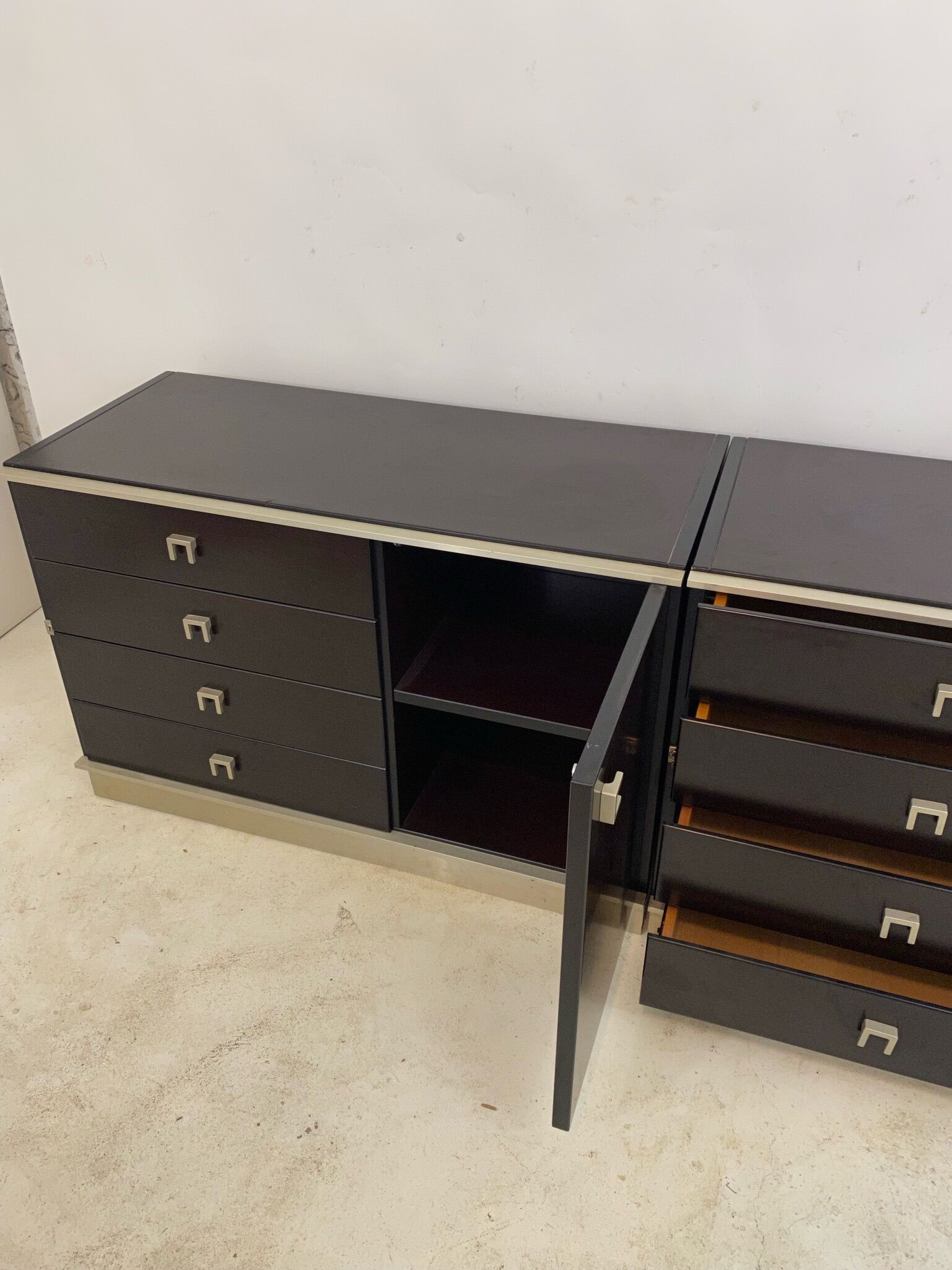 Pair of chests of drawers abbondinterni mahogany almost black.