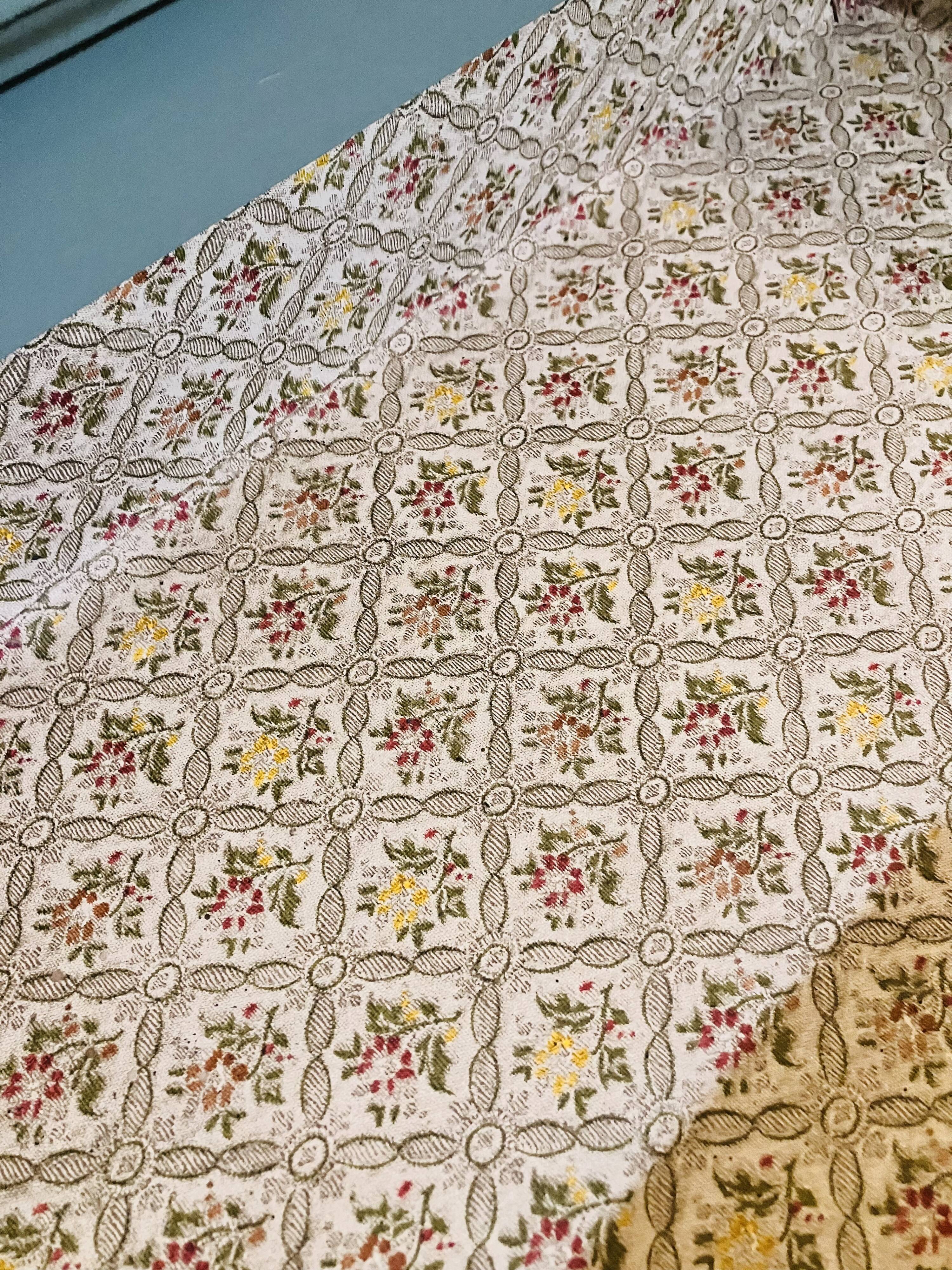 Vintage wooden chest of drawers