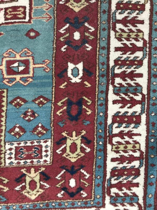 Vintage carpet Turkish konya done hand 130 X 158 CM