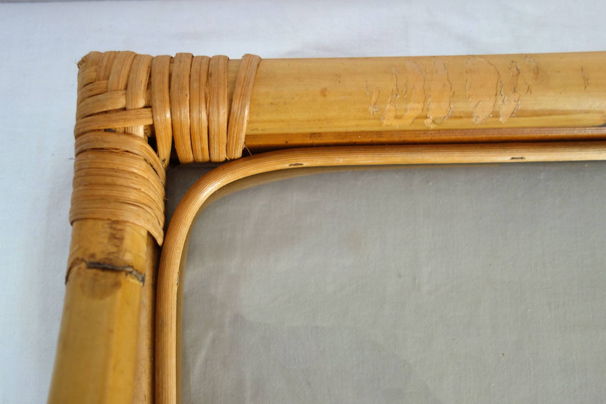 Plateau vintage bambou verre fumé années 70
