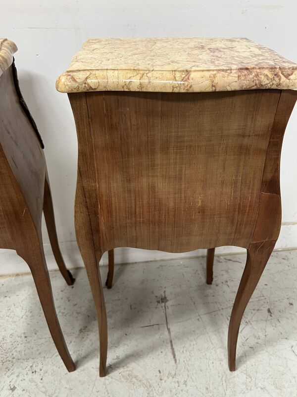 Paire de petites commode marquetées de style Louis XV  / XX siècle