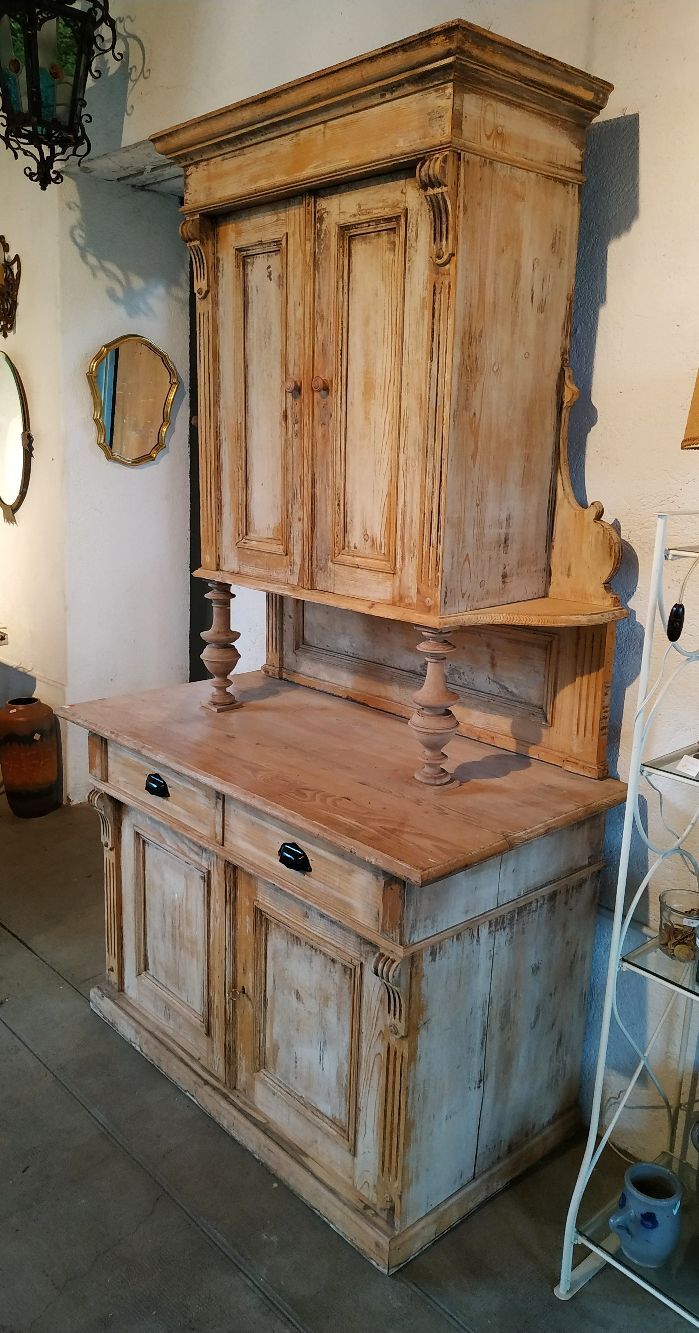 Patinated buffet (pastry furniture)