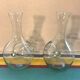 Paire de carafes rafraîchissoirs en verre