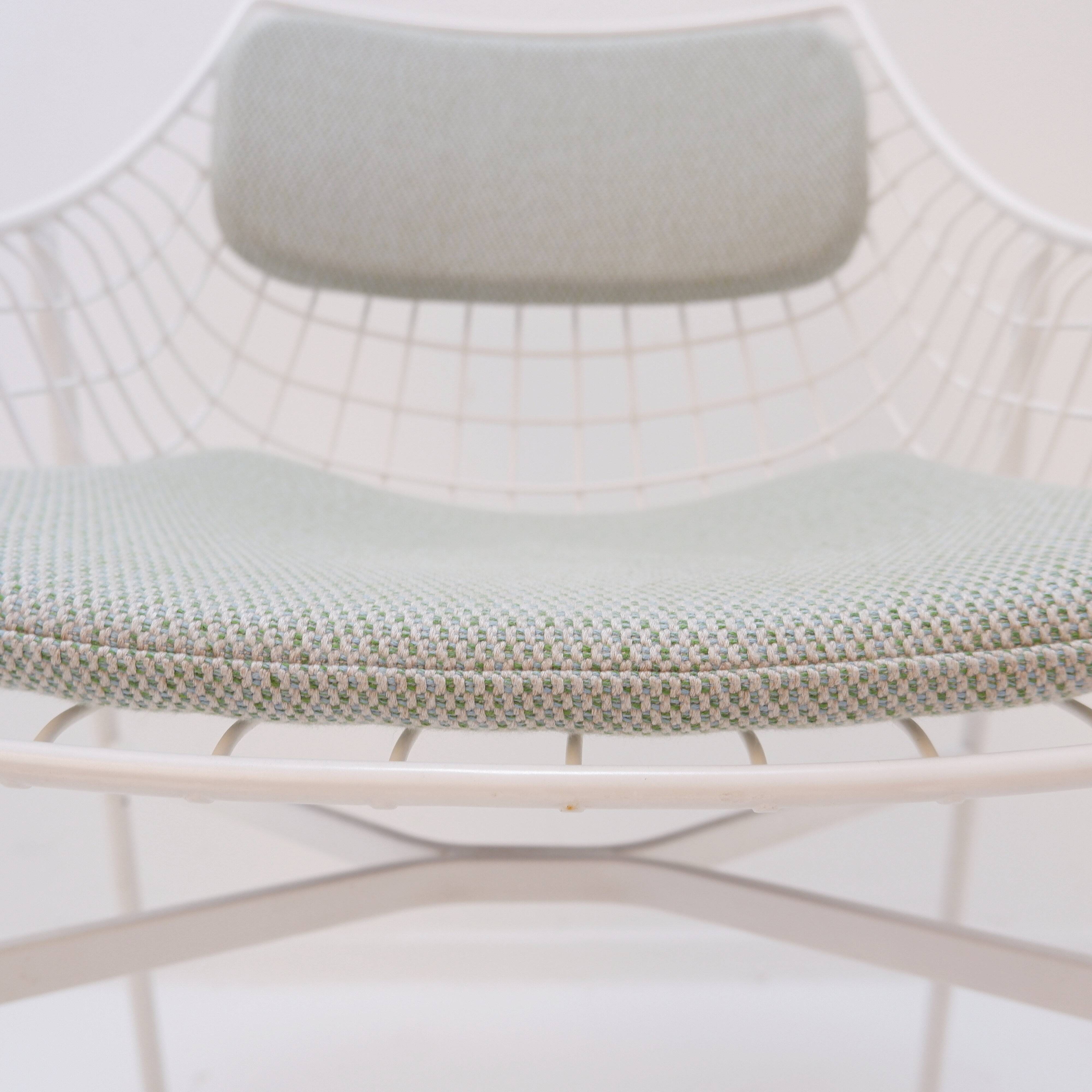 Ensemble de 8 fauteuils modernes en acier laqué blanc