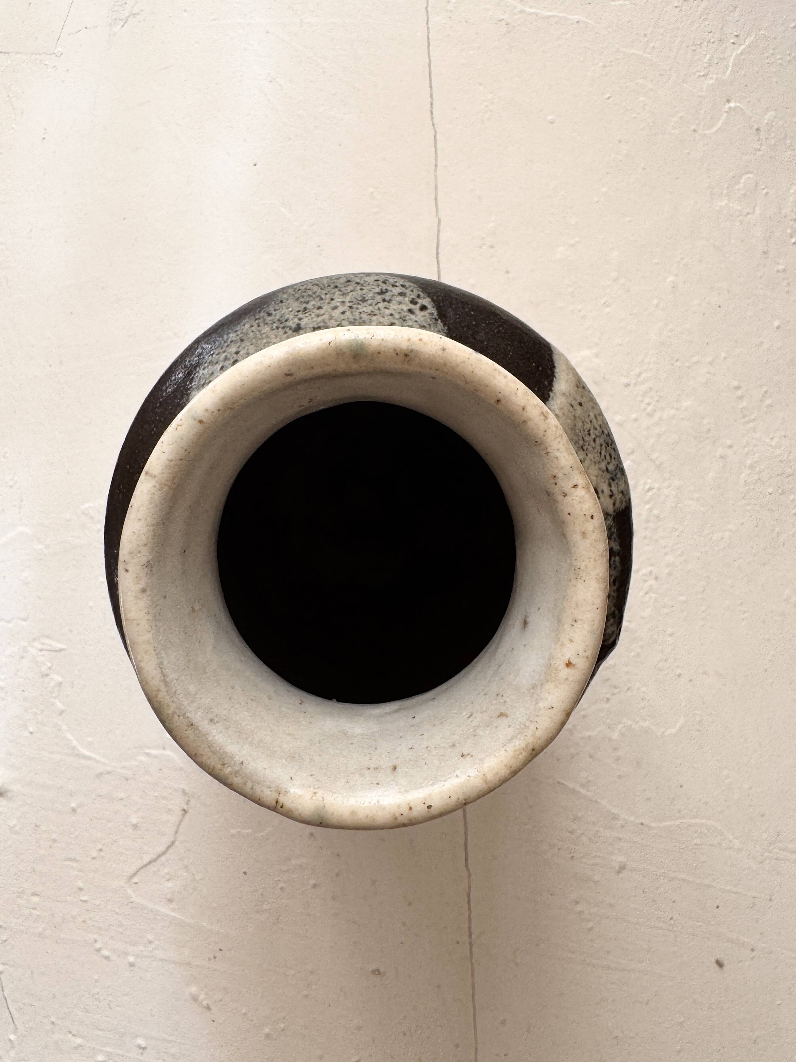 vase en grés émaillé, signé PQV France vers 1970