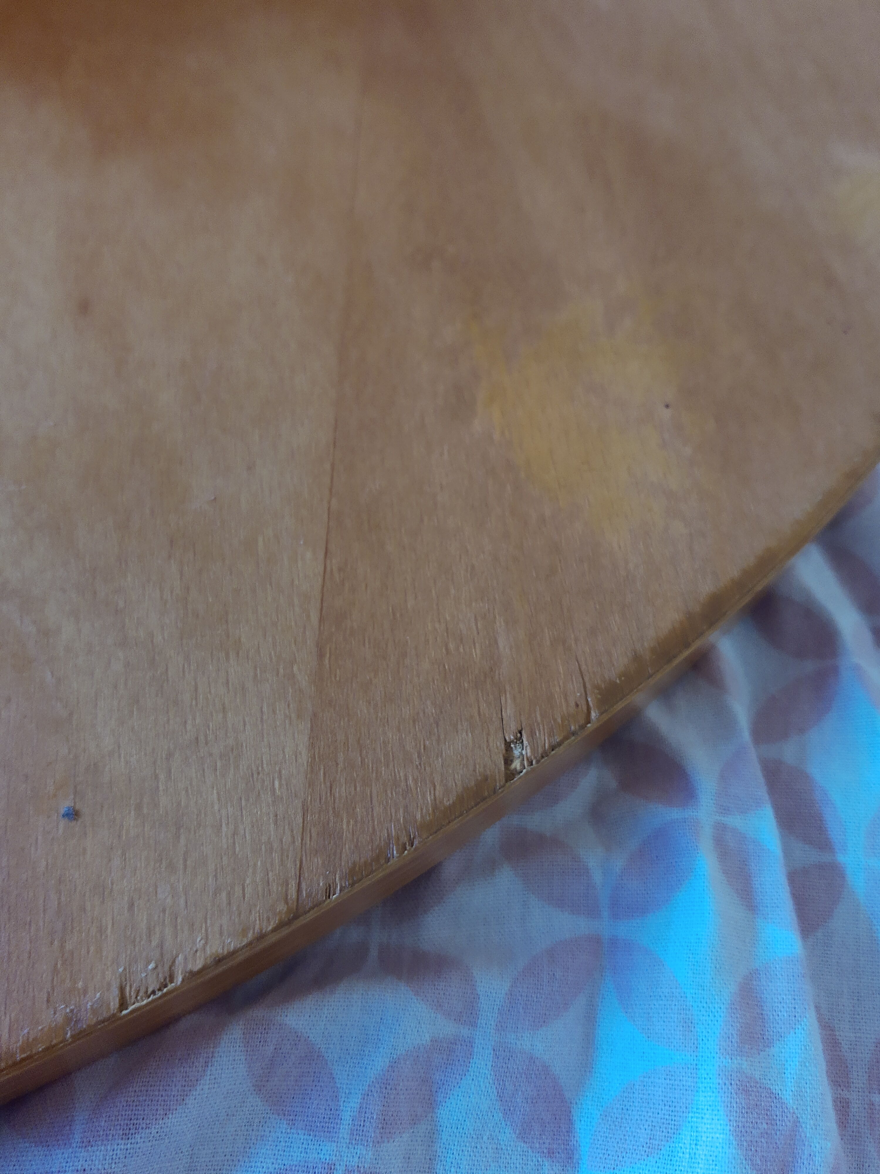 Round dining table vintage curved wooden foot