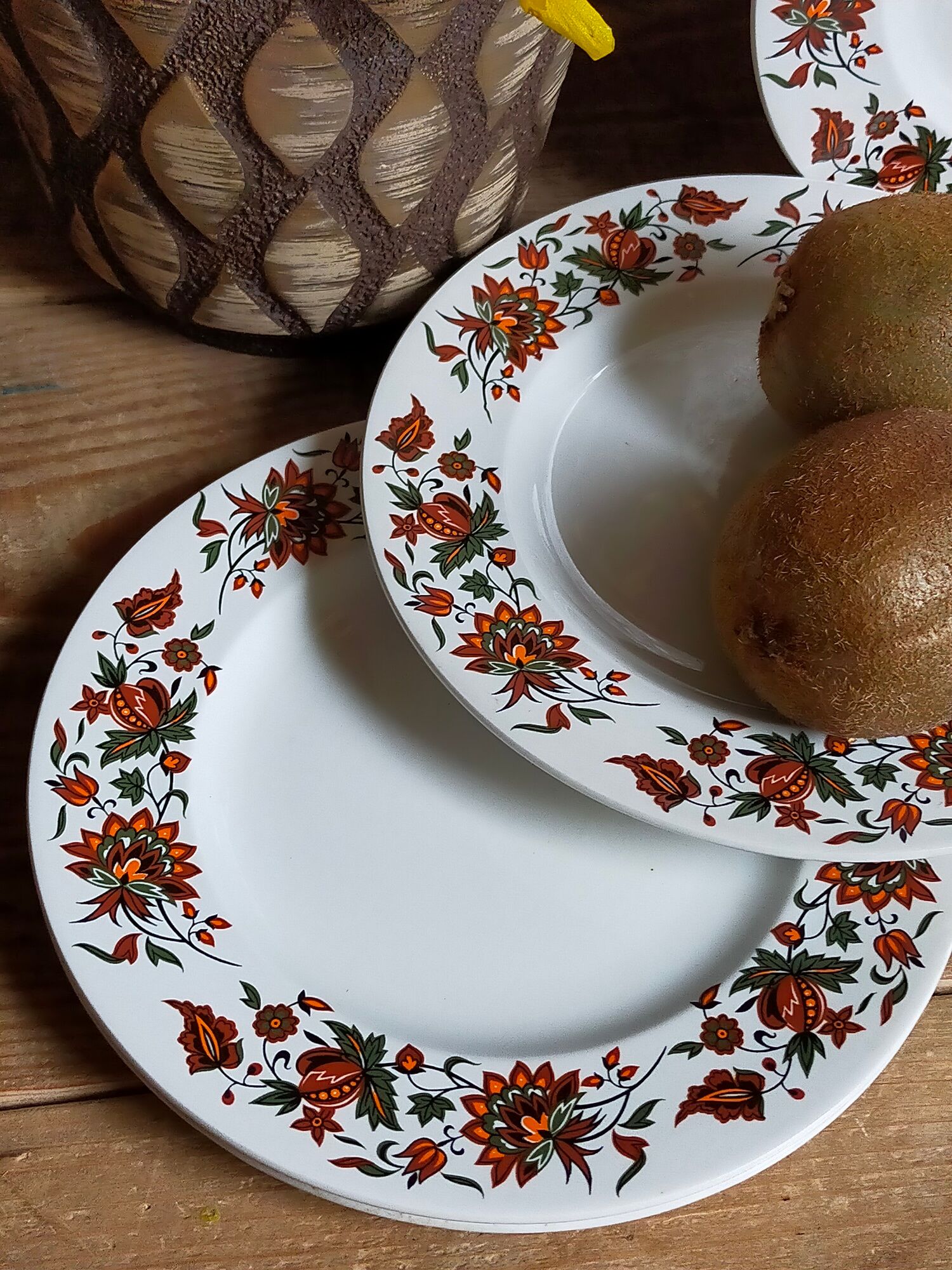Six vintage English fine porcelain dessert plates