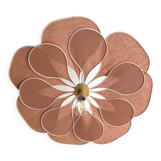 Flower suspension