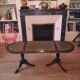 Table basse style anglais dessus en cuir vert