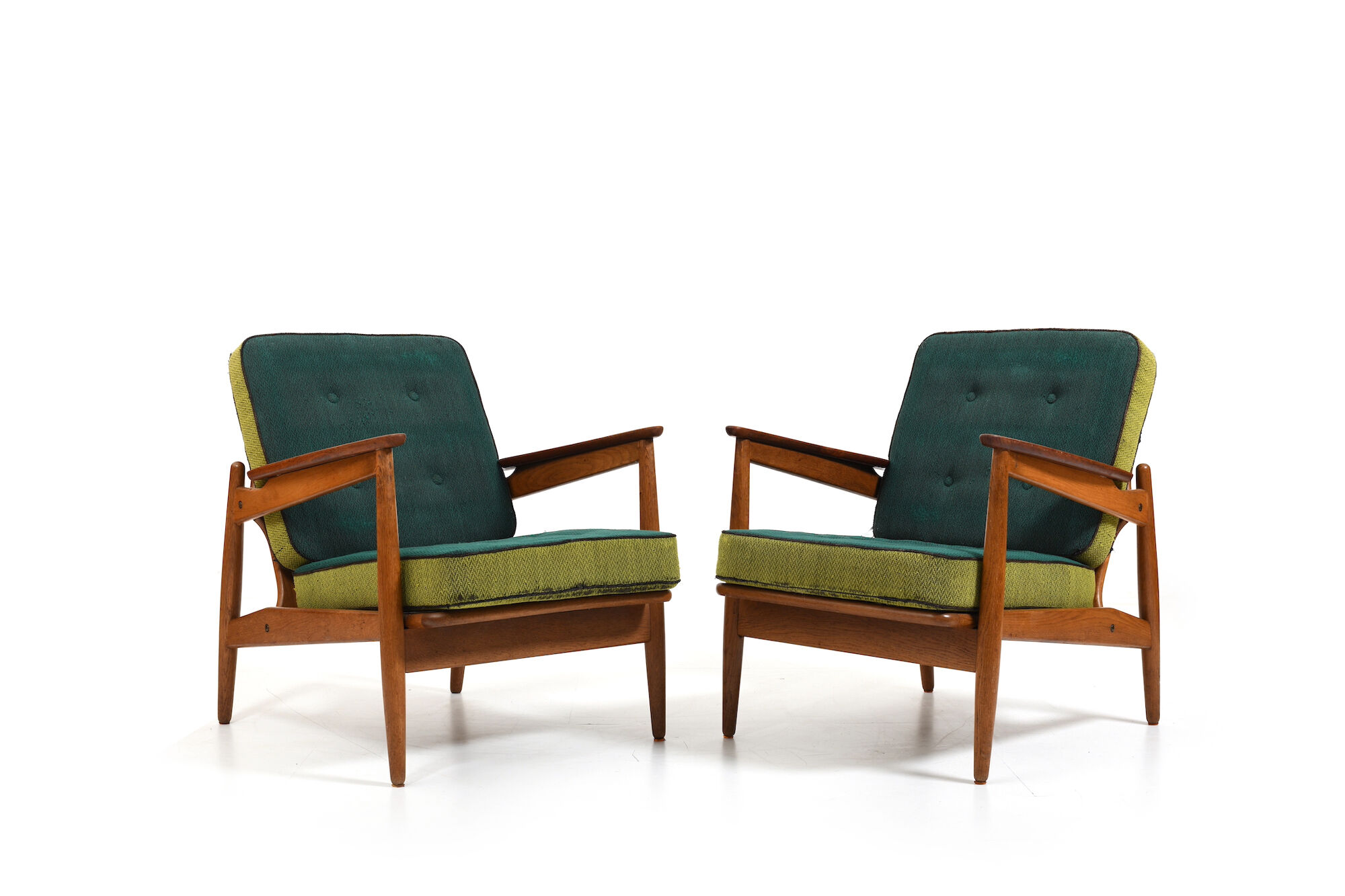 Paire de fauteuils en chêne et teck du début des années 1950